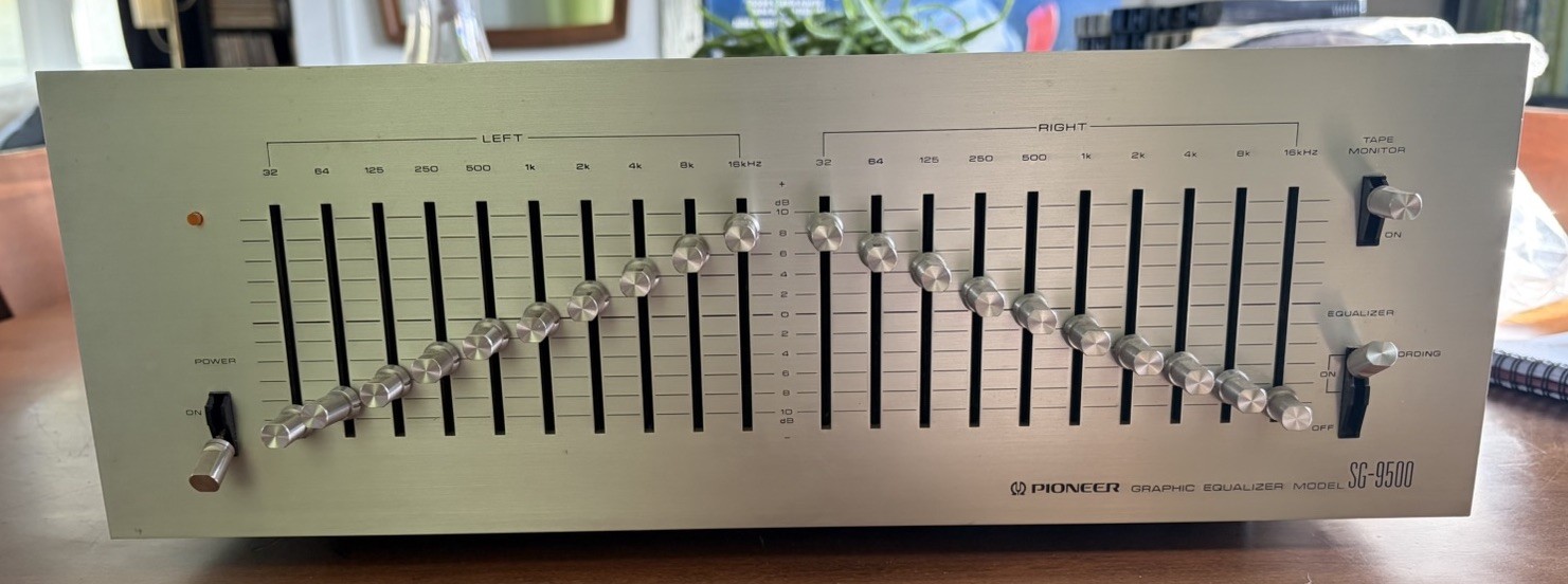Vintage Pioneer SG-9500 Graphic Equalizer Powers On Untested AS IS Silver Face Vintage Pioneer SG-9500 Graphic Equalizer Powers On Untested AS IS Silver Face