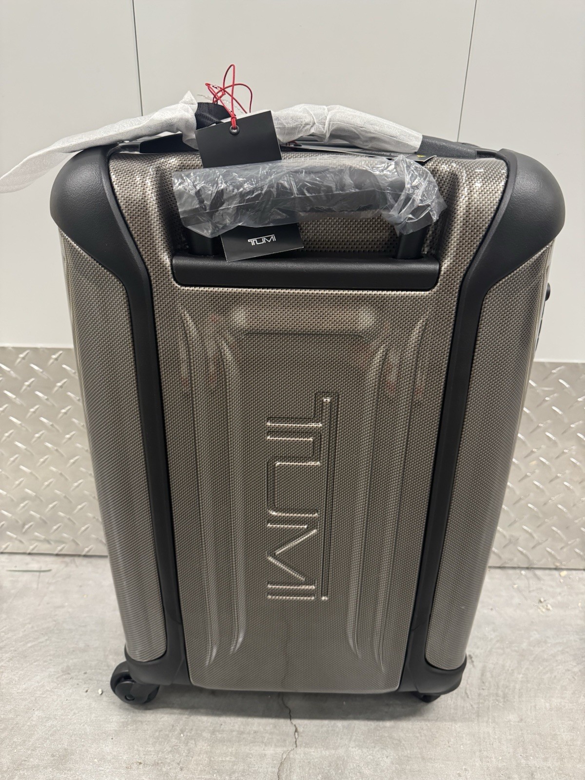 TUMI Vapor International 4 WHEEL CARRY-ON Hard Shell Case SPINNER 22