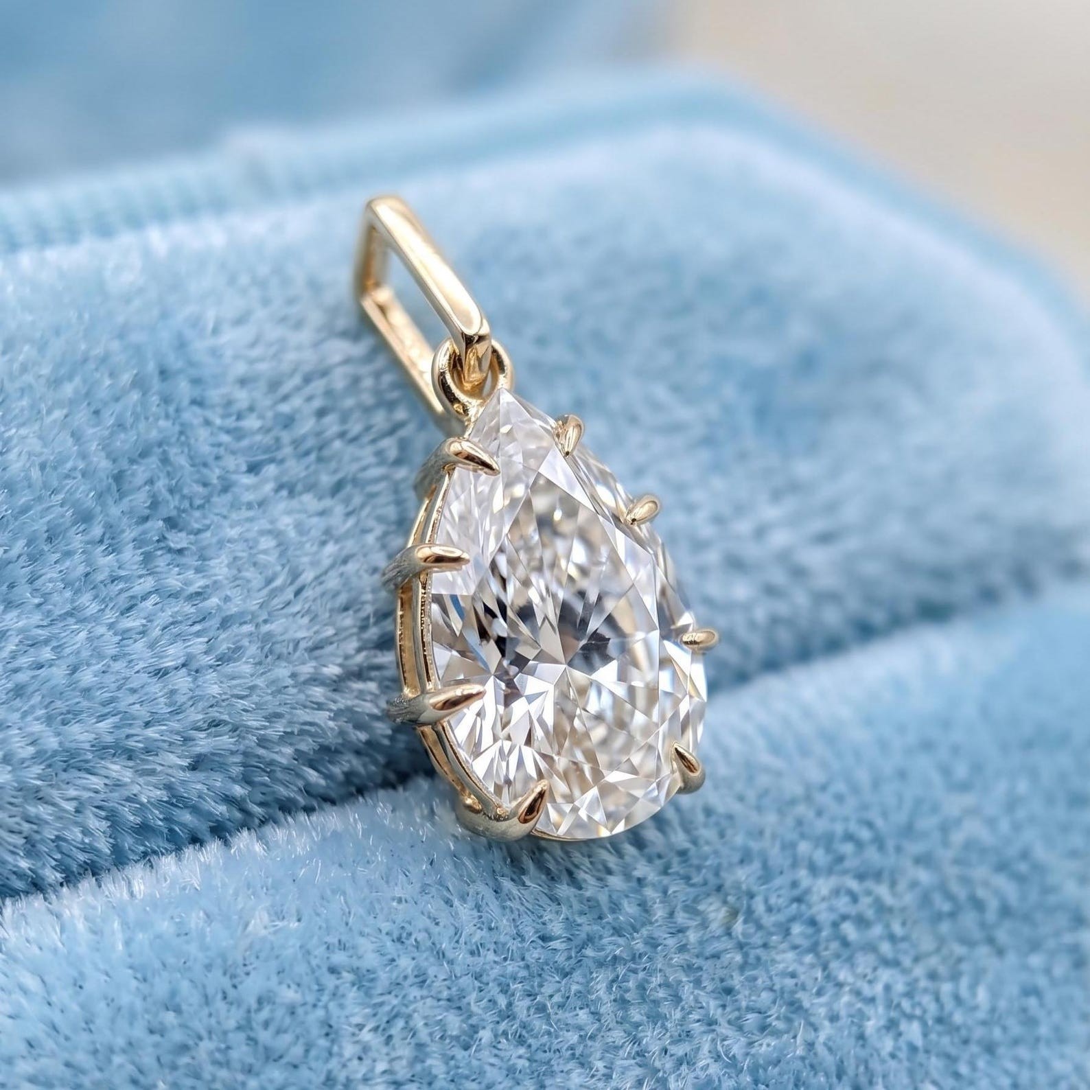 4 CT Pear Cut Lab Grown Diamond Pendant IGI Certified Tear Drop Necklace Charm