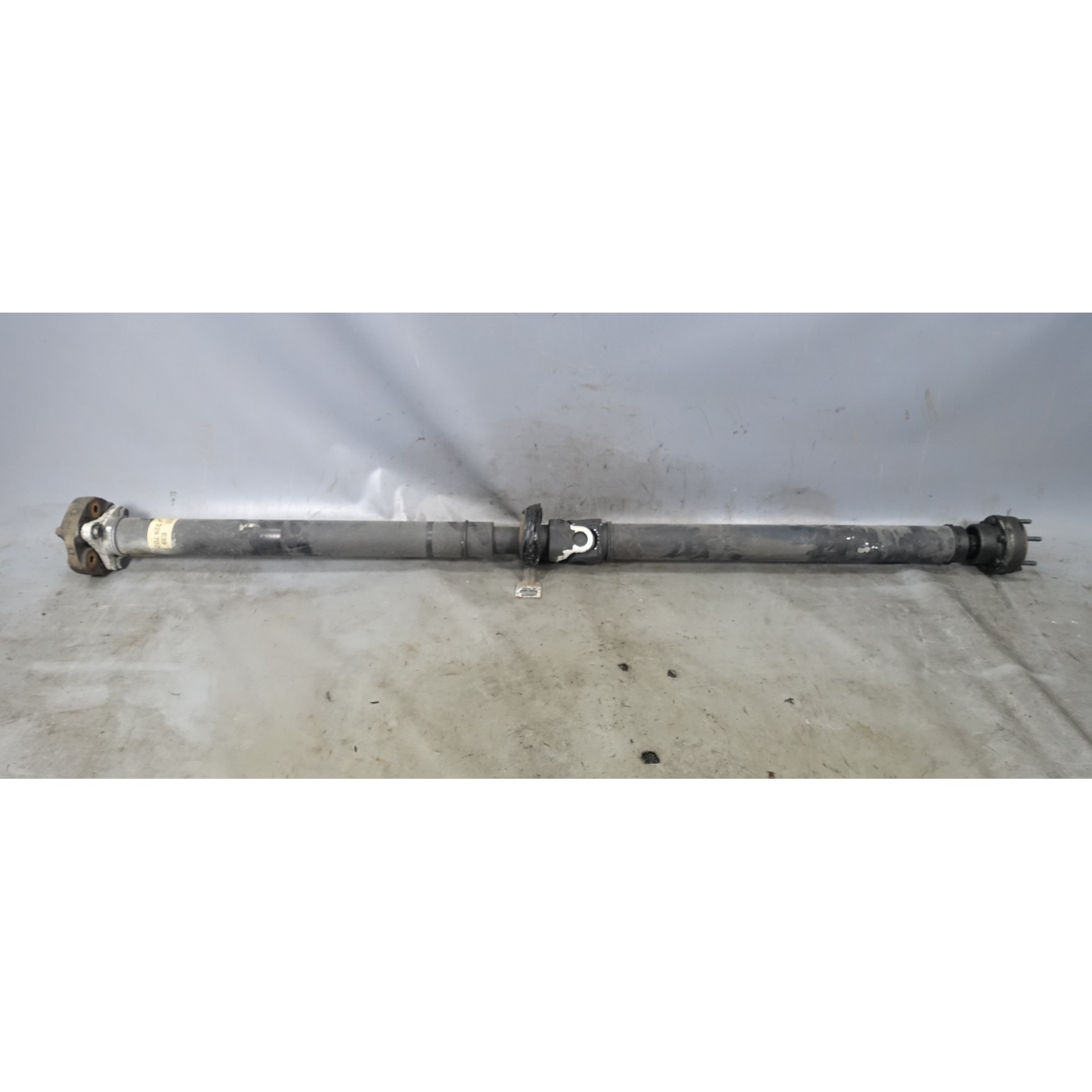 Damaged 1997-1999 BMW E39 528i Auto Driveshaft Propeller Shaft Sedan Touring OEM