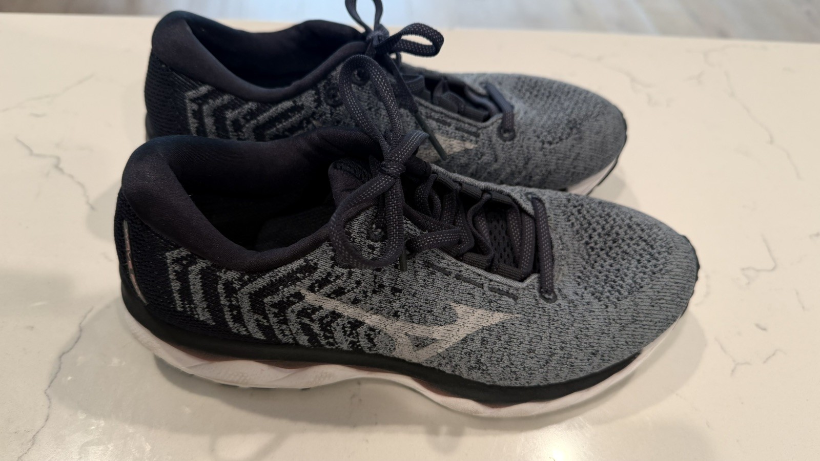 Mizuno WaveKnit Women\'s Running Shoes - US 7, Never Worn (No Box) Mizuno WaveKnit Women\'s Running Shoes - US 7, Never Worn (No Box)