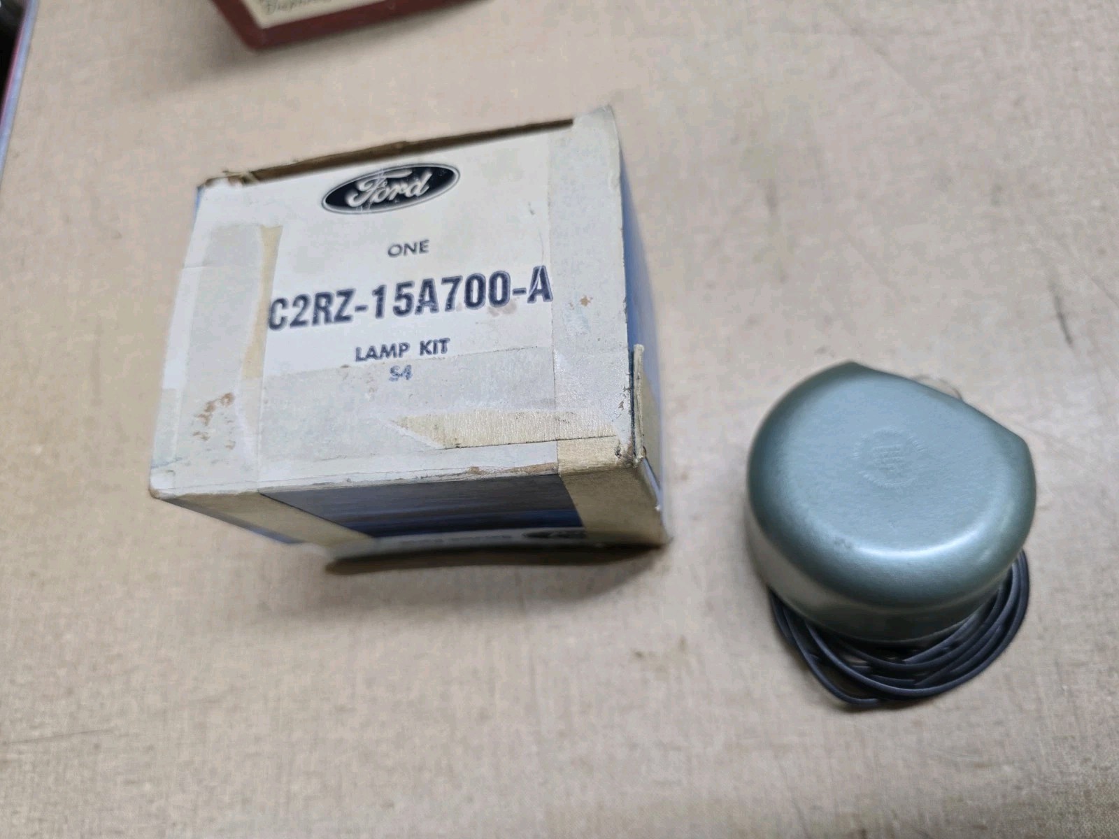 60 62 64 65 66 67 68 69 70 72 MUSTANG TORINO TBIRD OEM NOS FORD HOOD/TRUNK LAMP