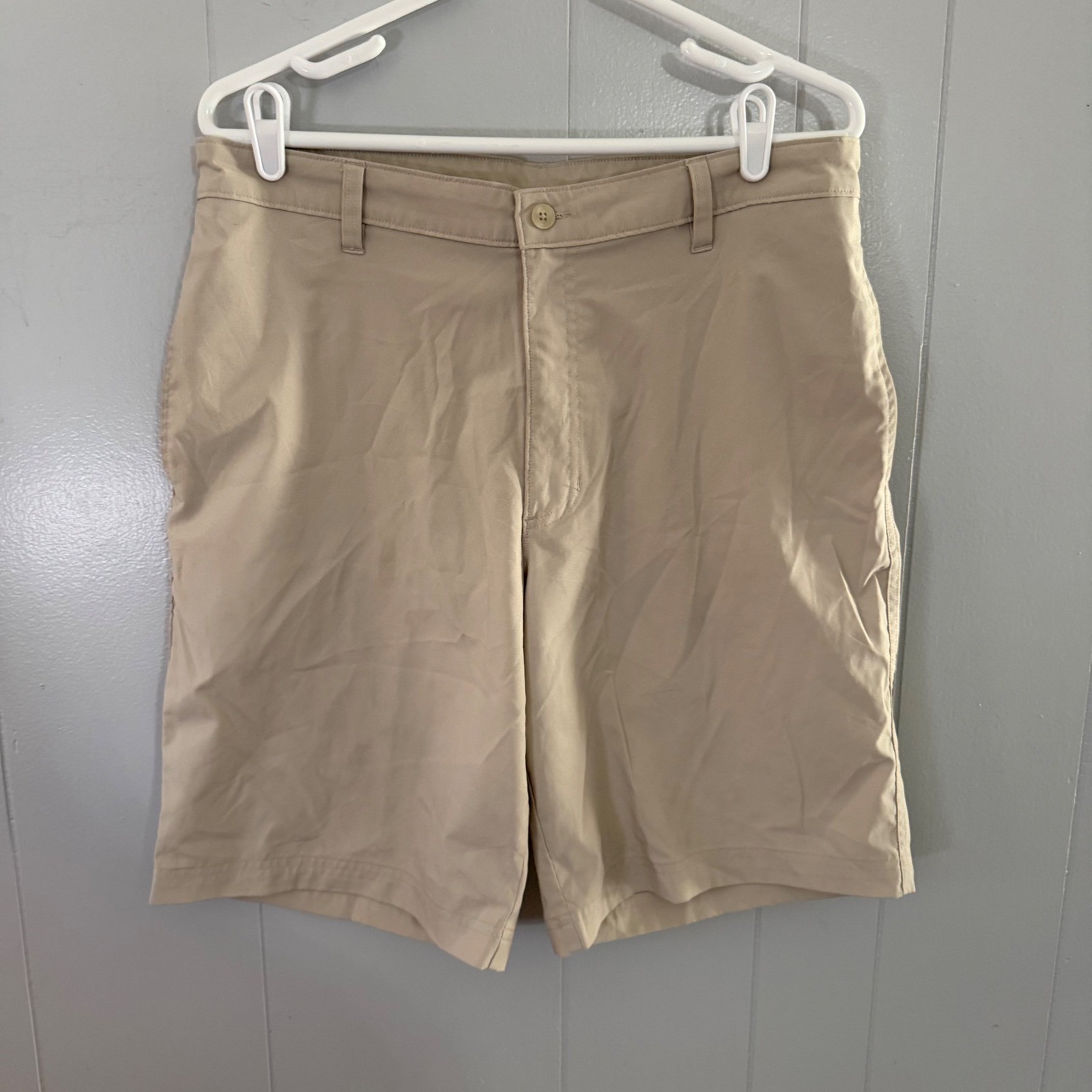 C9 by Champion Golf Shorts Mens 34 Khaki Flat Front Performance Activewear EUC