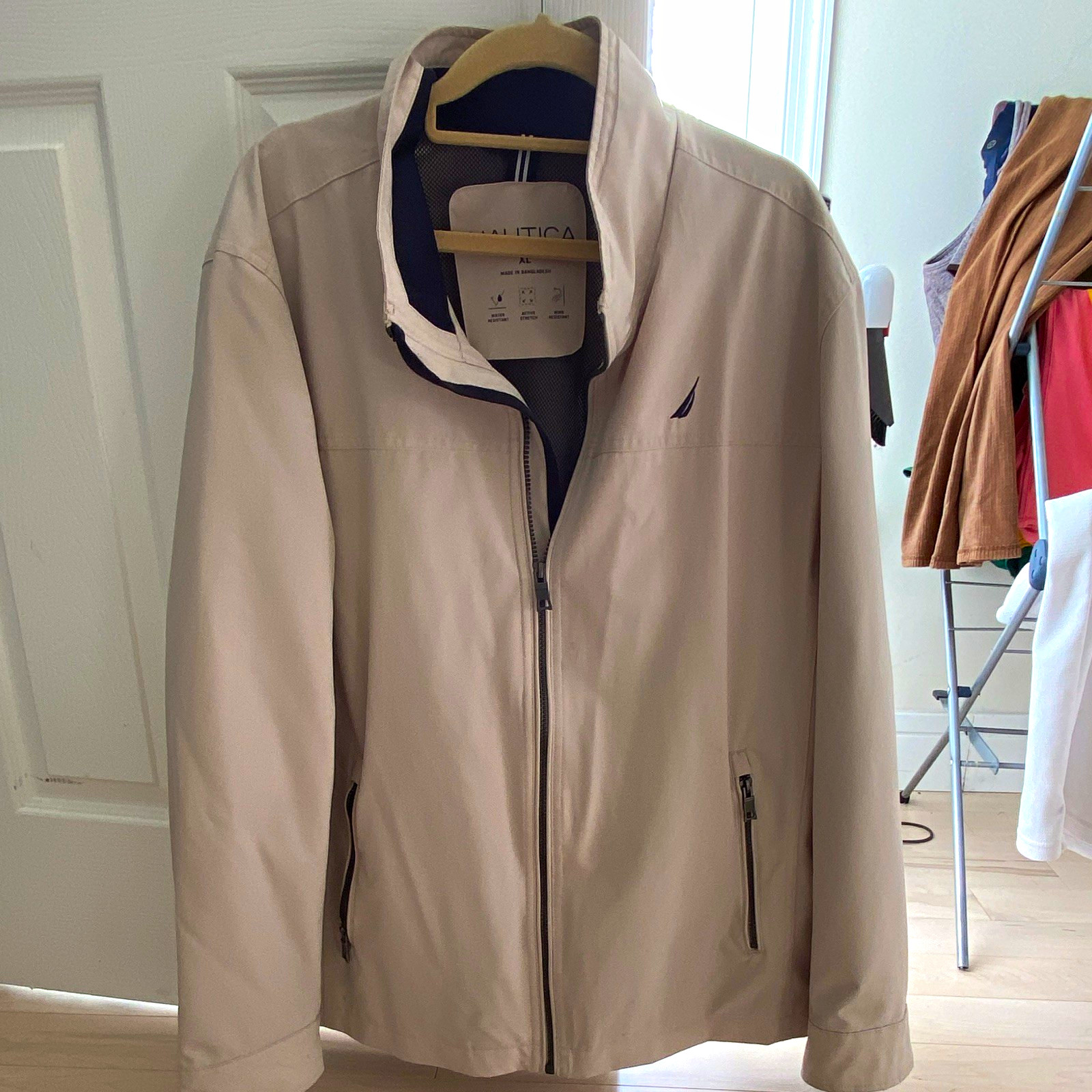 Nautica Men’s Beige Windbreaker Jacket Full Zip Water Resistant Wind Active XL Nautica Men’s Beige Windbreaker Jacket Full Zip Water Resistant Wind Active XL