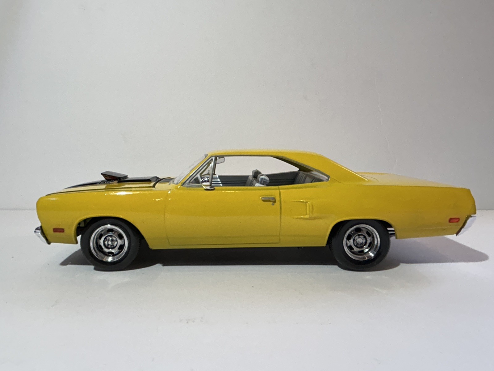 Built Revell 1970 Plymouth Road Runner 1:24 Scale (Built Model)