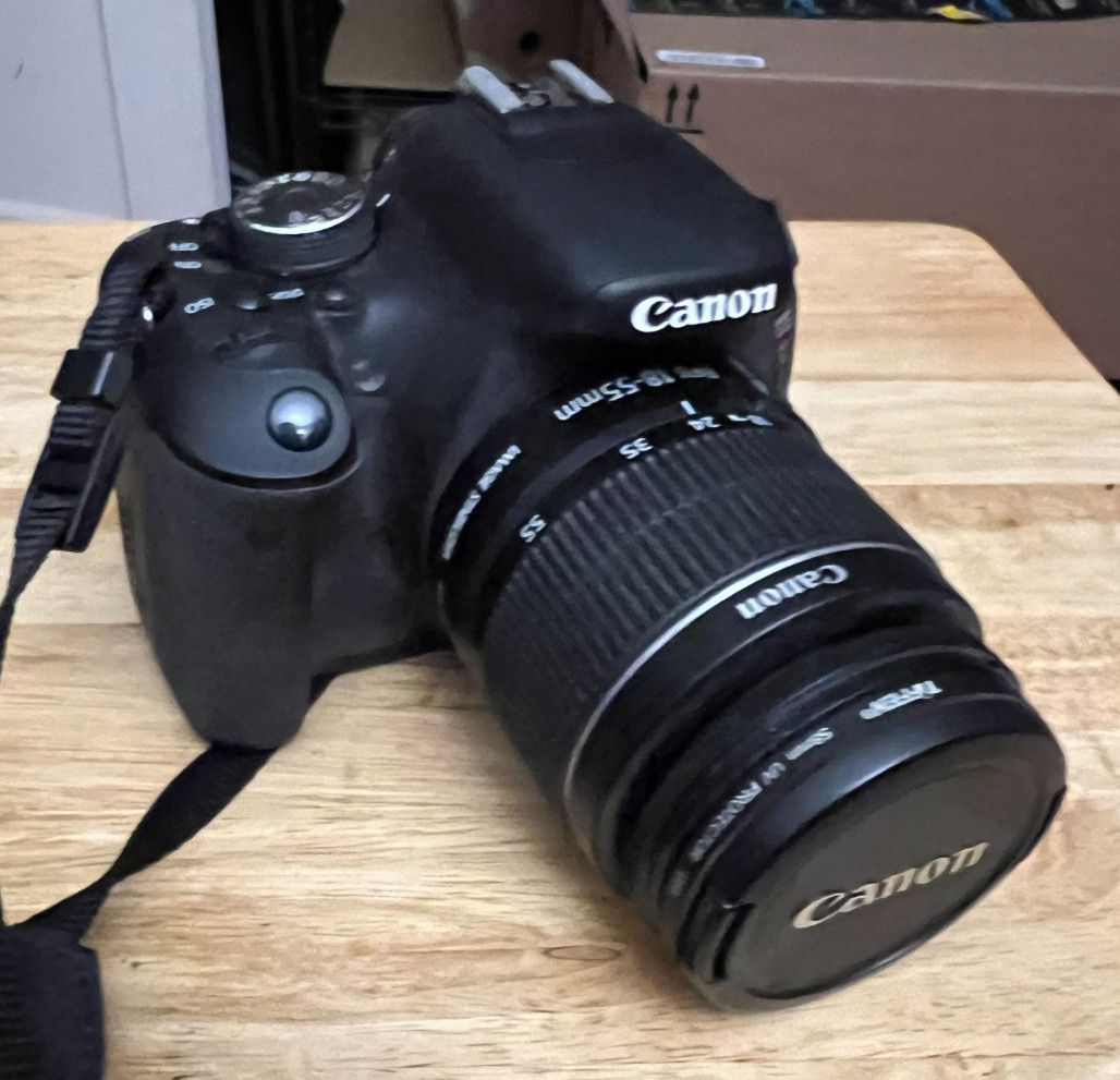 Canon T3i Eos Rebel Digital SLR Camera with 18-55mm Efs II Lens Works Great Canon T3i Eos Rebel Digital SLR Camera with 18-55mm Efs II Lens Works Great
