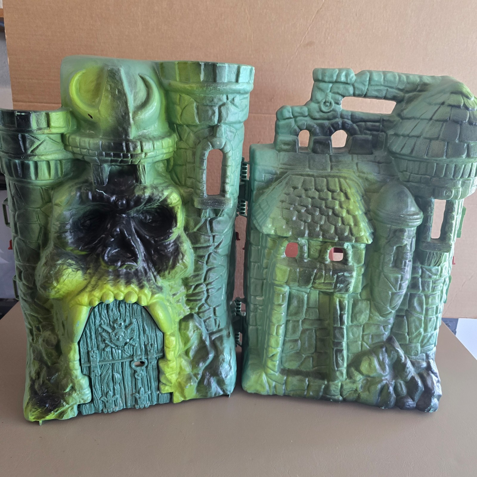 Vintage 1982 Castle Grayskull Near Complete MOTU He-Man Playset Mattel