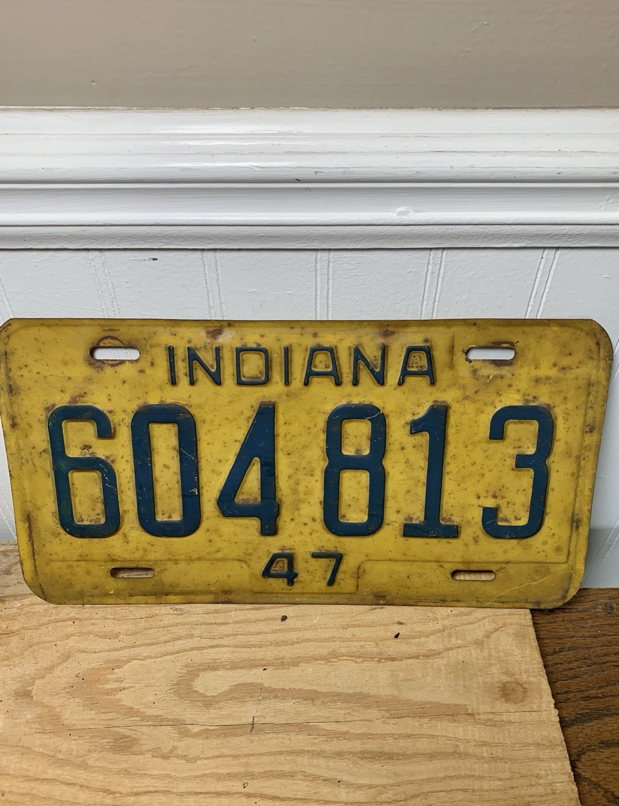 Vintage 1947 Indiana Metal License Plate Antique Auto YOM Garage Decor 604-813