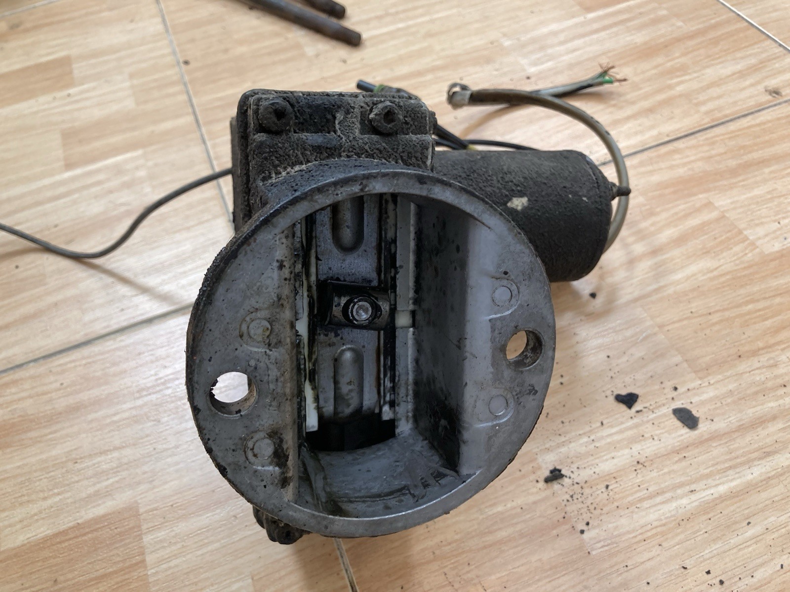 Eaton 2 speed  new style Shift Unit  Lower 48 READ DESCRIPTION 