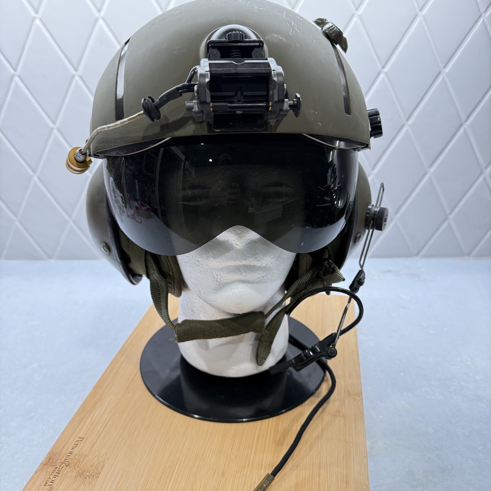 U.S. Helicopter Pilot Gentex SPH-4B Helmet Upgraded SPH-5 Dual Visor & NVG Mount U.S. Helicopter Pilot Gentex SPH-4B Helmet Upgraded SPH-5 Dual Visor & NVG Mount
