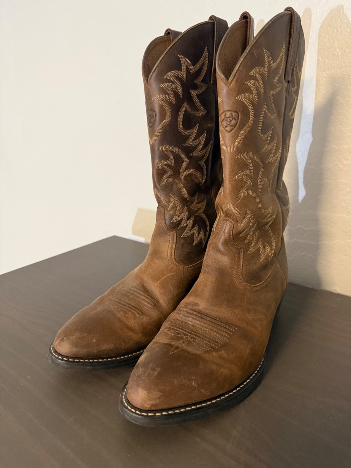 Ariat Men\'s Heritage R Toe Western Boot 12EE.