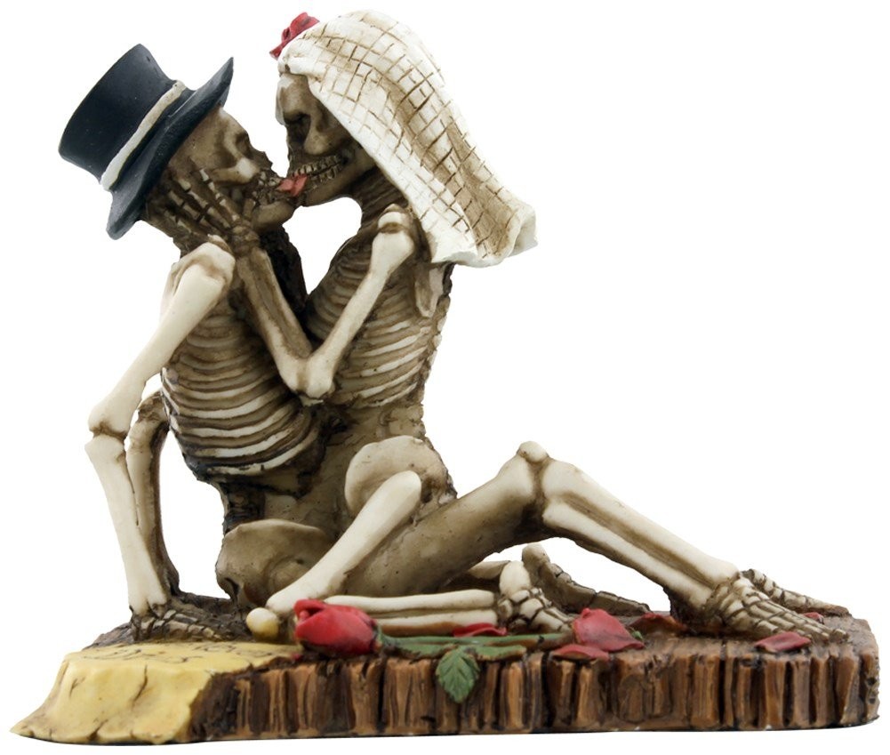 SUMMIT COLLECTION Love Never Dies Passionate Wedding Skeleton Couple Figurine SUMMIT COLLECTION Love Never Dies Passionate Wedding Skeleton Couple Figurine