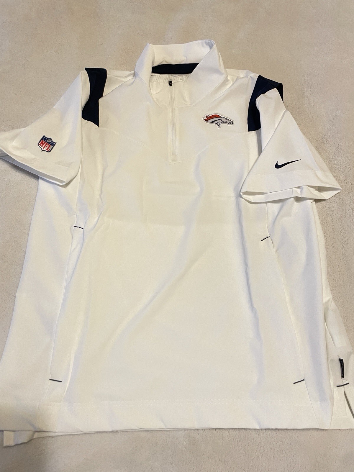 NWOT Nike NFL Denver Broncos White Short Sleeve Dri-Fit Quarter Zip Sz L NWOT Nike NFL Denver Broncos White Short Sleeve Dri-Fit Quarter Zip Sz L