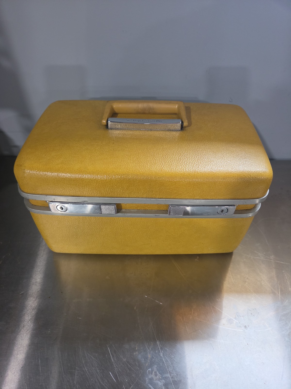Samsonite Royal Traveller Medalist Train Makeup Case Yellow Tray Samsonite Royal Traveller Medalist Train Makeup Case Yellow Tray