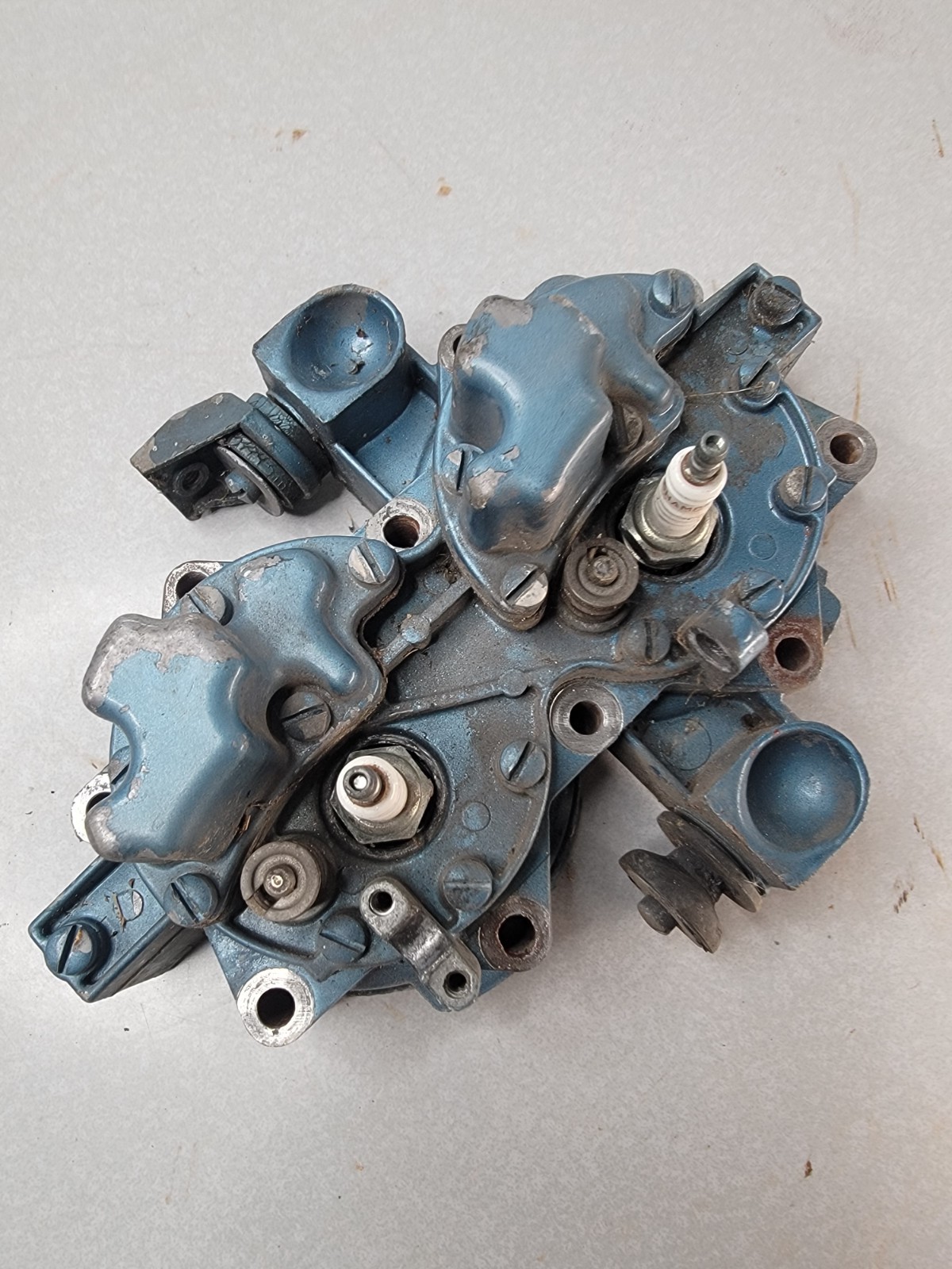 1960\'s Evinrude Outboard Motor 25-Horsepower 25028 Cylinder Head Aluminum OEM