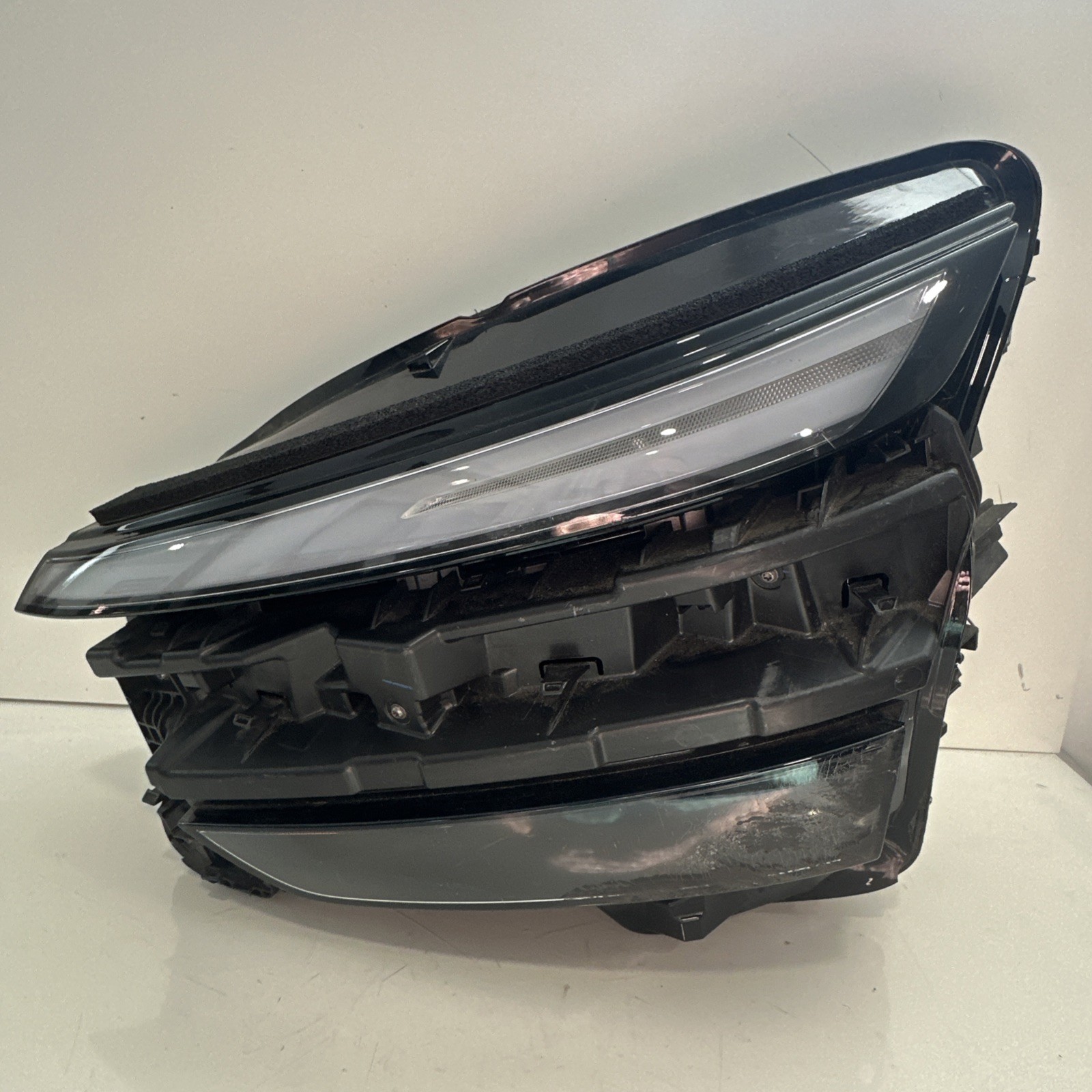 2025 2026 Tesla Model Y Juniper Driver Left LH LED Headlight OEM 2025 2026 Tesla Model Y Juniper Driver Left LH LED Headlight OEM