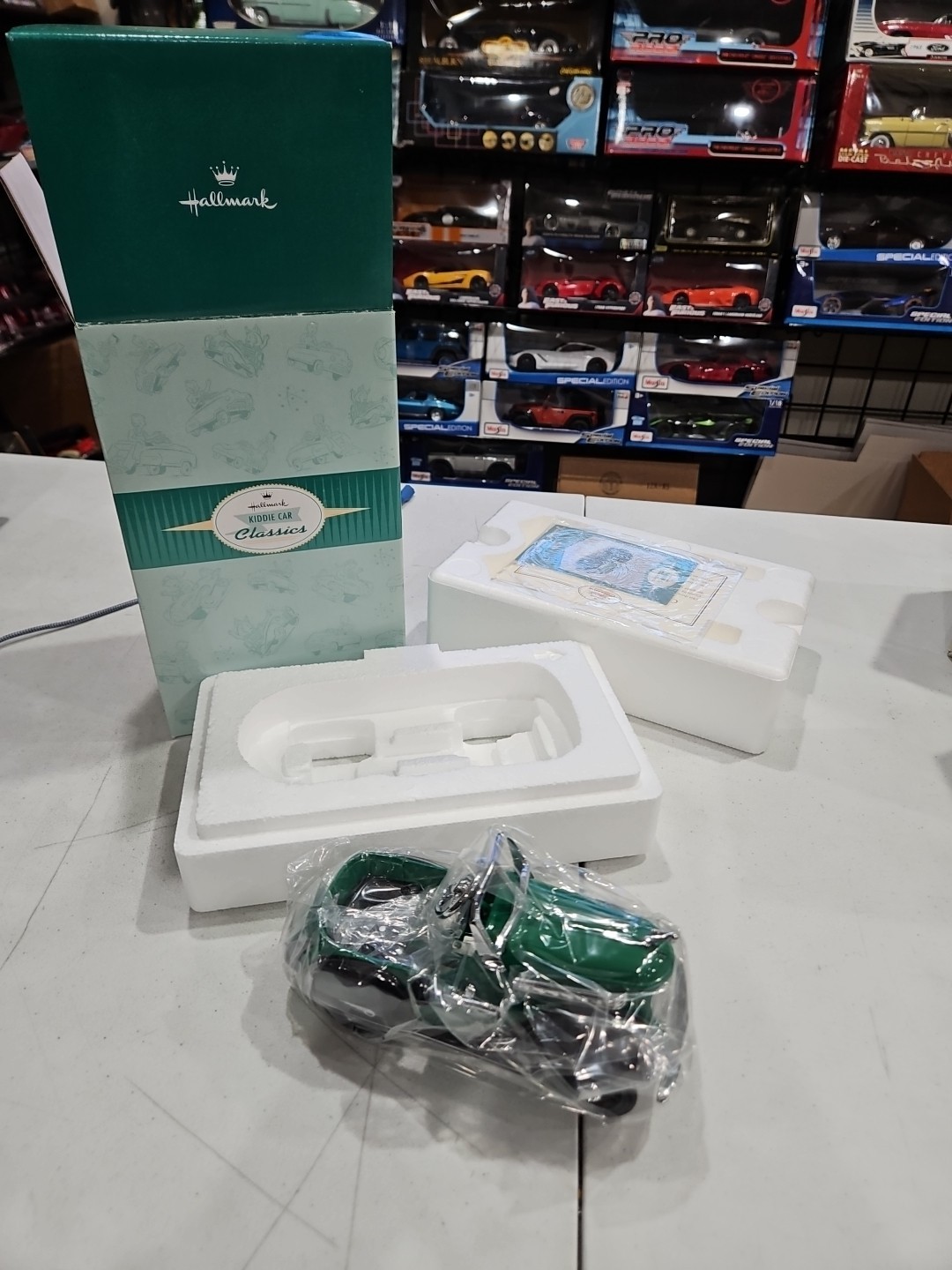 NEW Hallmark Kiddie Car Classics 1937 Steelcraft Junior Streamliner #07706 w/coa