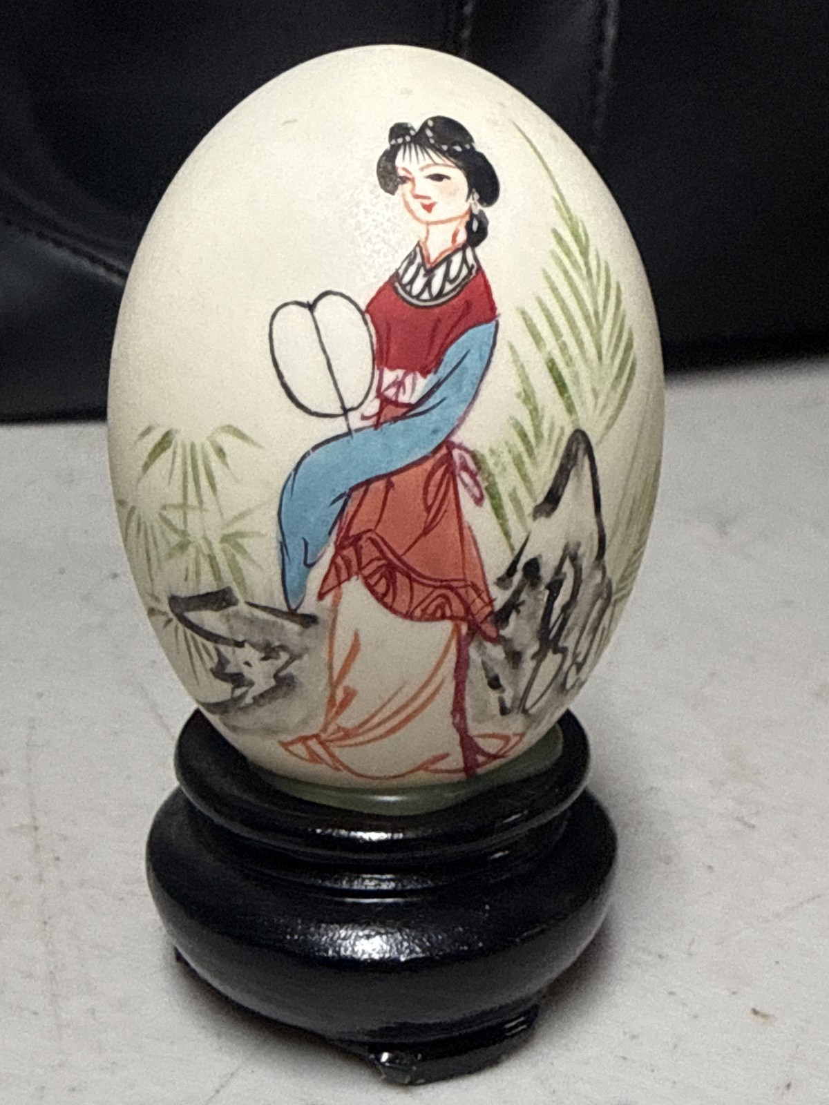 Hand-Painted Eggshell Geisha Art Hand-Painted Eggshell Geisha Art