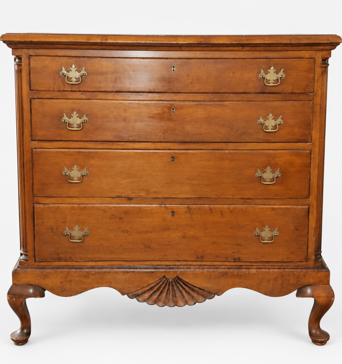 Antique Style Wood Chest of Drawers 4-Drawer Brass Hardware Carved Shell