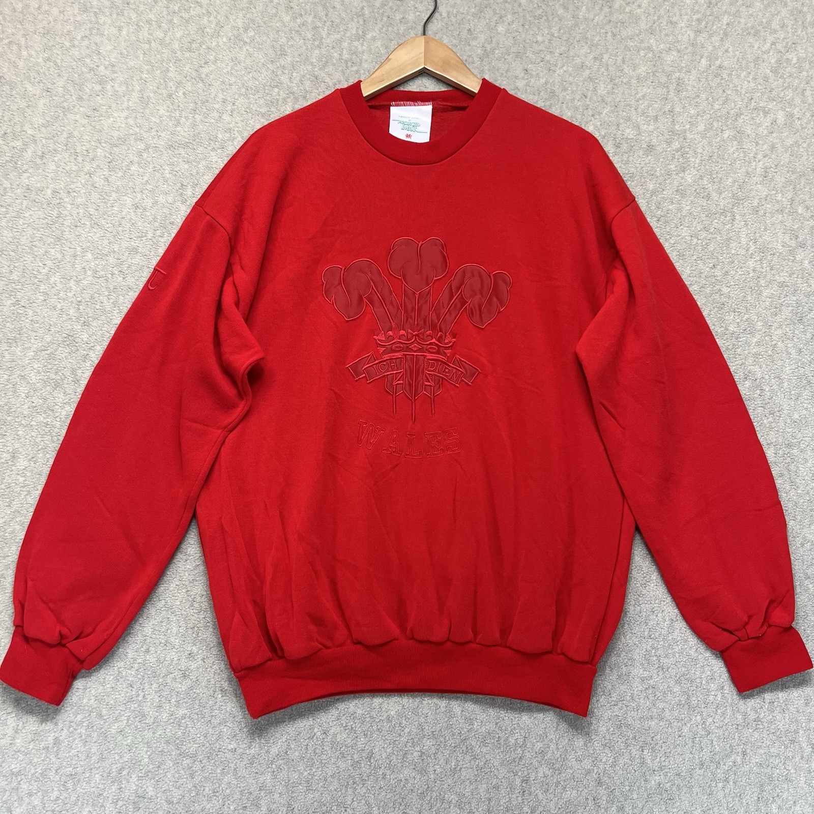Vintage Wales Crewneck Sweatshirt Red Embroidered Cymru Welch Dragon Pullover M Vintage Wales Crewneck Sweatshirt Red Embroidered Cymru Welch Dragon Pullover M