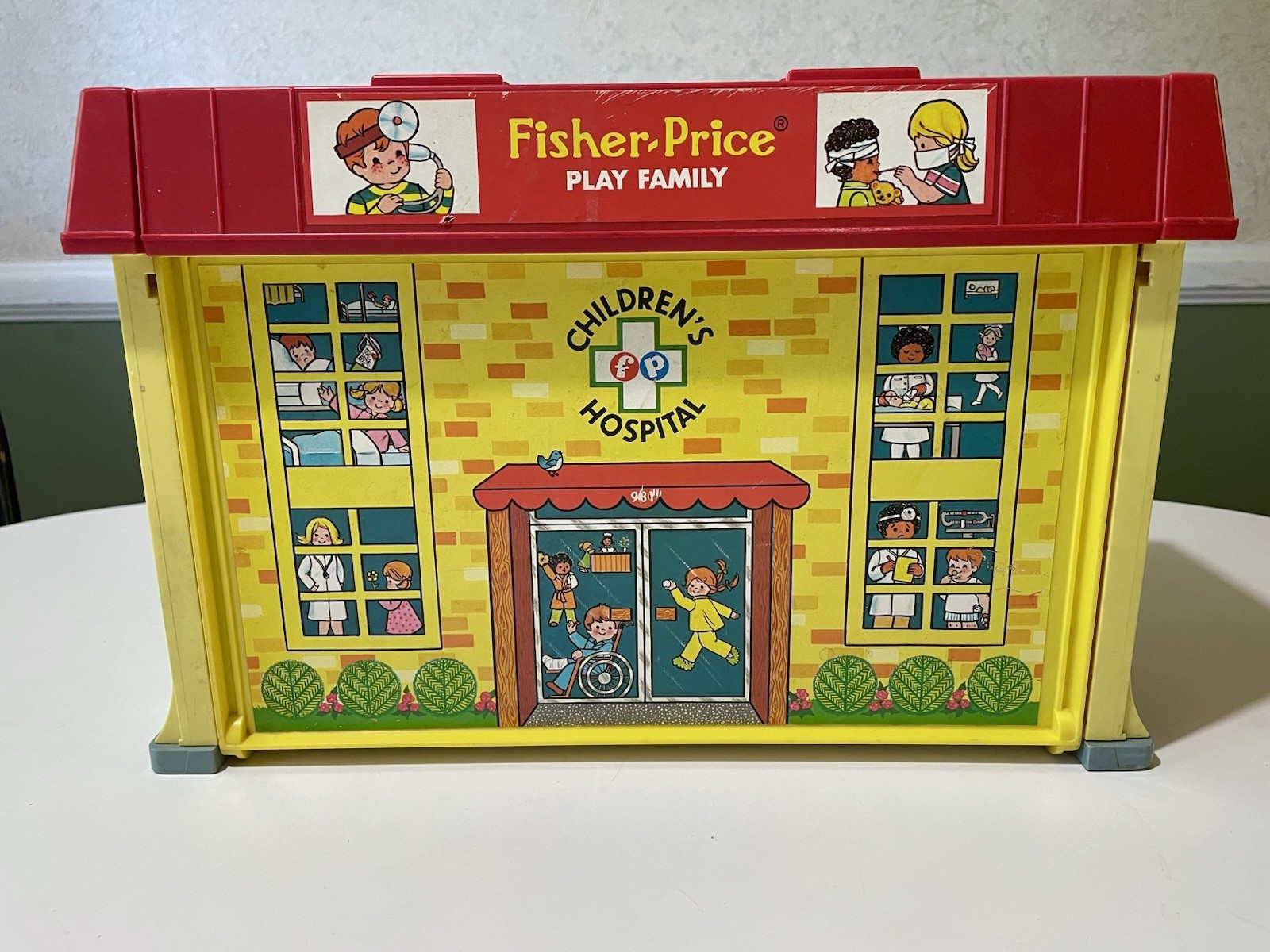 Vtg Fisher Price Little People Hospital 931 Lot Action Garage Car Medical Clinic