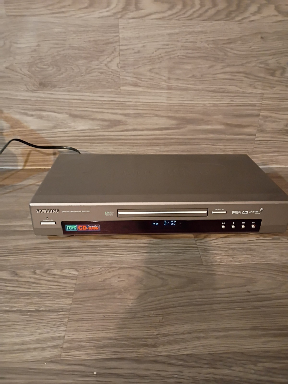Samsung DVD-CD-MP3 Player DVD-S221 Digital Audio Disk Player 