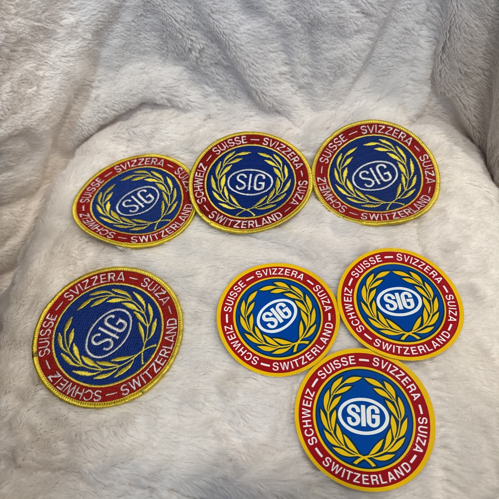 4 SIG Swiss Patch ca 1980, Vintage. +3 stickers 4 SIG Swiss Patch ca 1980, Vintage. +3 stickers