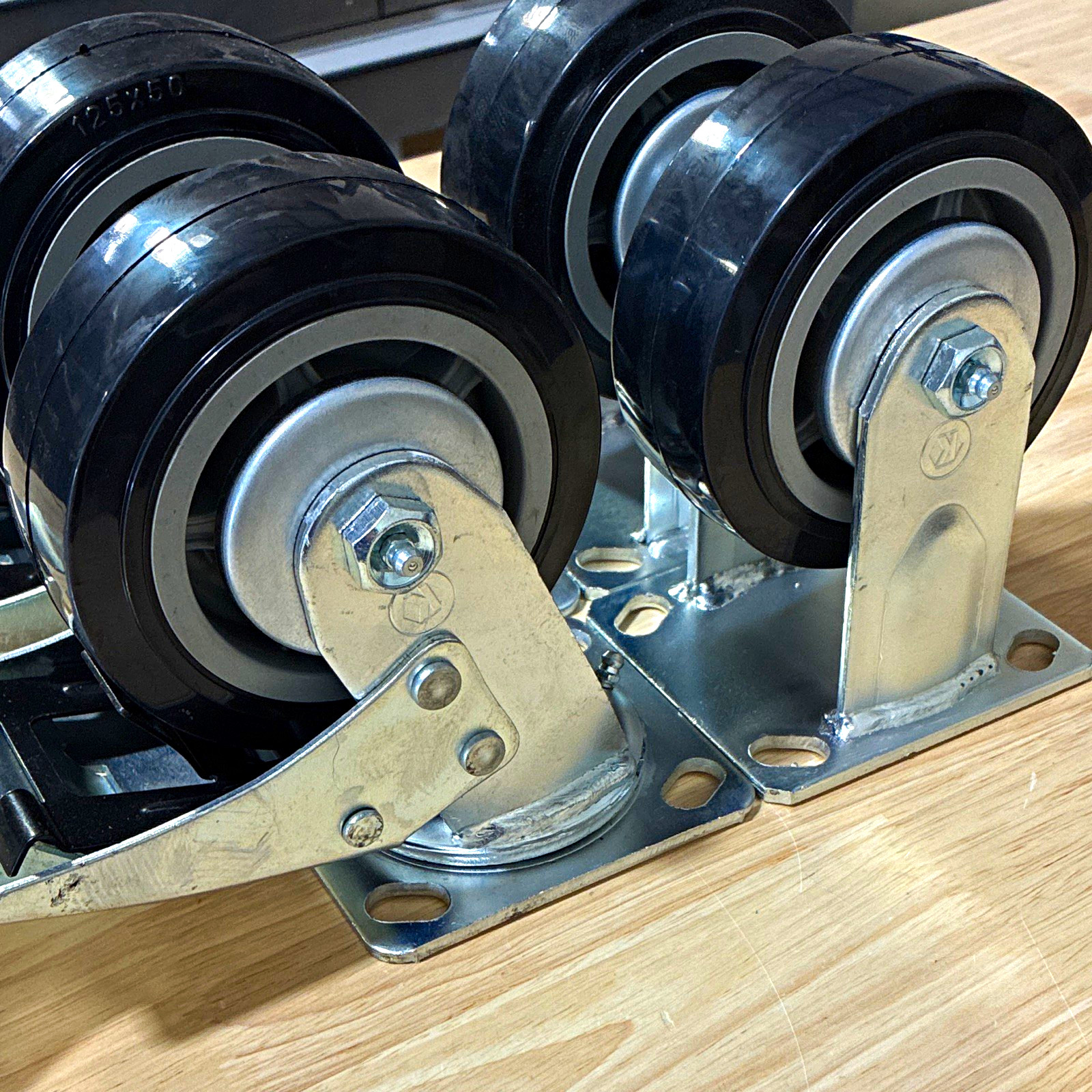 Kobalt toolbox Swivel/Ridged Caster Wheels Set of 4 with Brakes 125x50