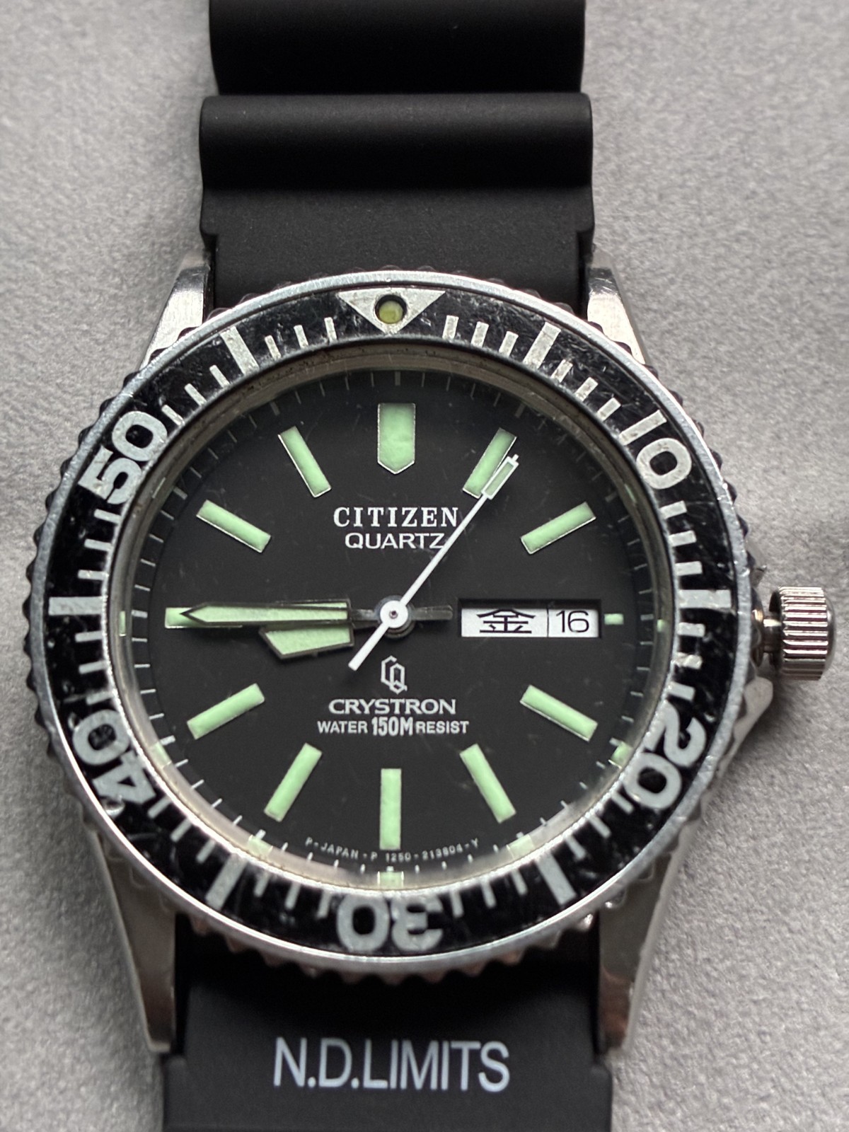 Vintage 1981 CITIZEN Crystron 150m Quartz Diver 36mm JDM Kanji Mens Watch