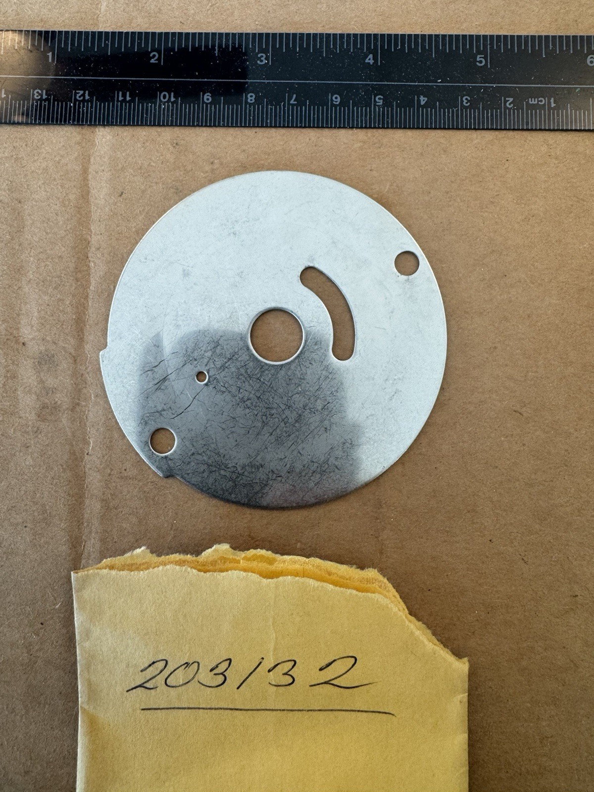 OMC 203132 Water Pump Plate Impeller Plate Johnson Evinrude 0203132 OMC 203132 Water Pump Plate Impeller Plate Johnson Evinrude 0203132