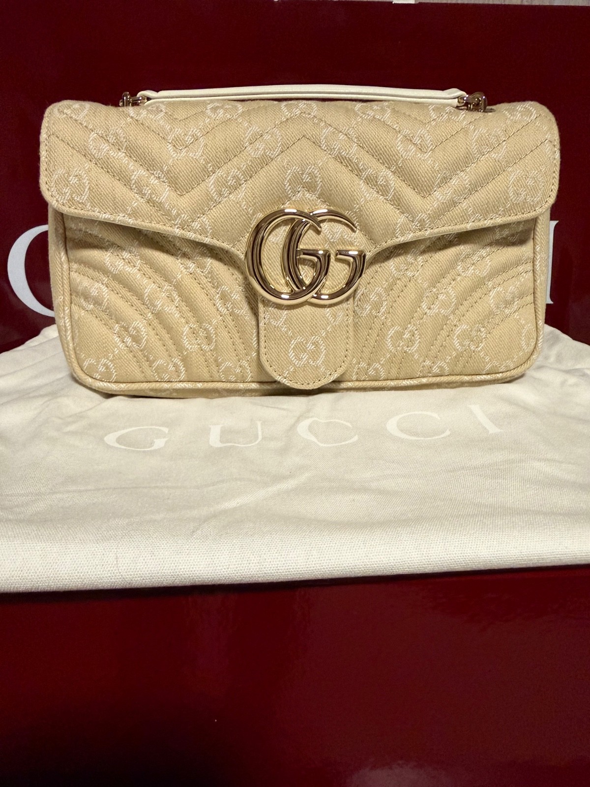 Gucci GG Marmont Medium Denim Shoulder Bag in Excellent Condition Gucci GG Marmont Medium Denim Shoulder Bag in Excellent Condition