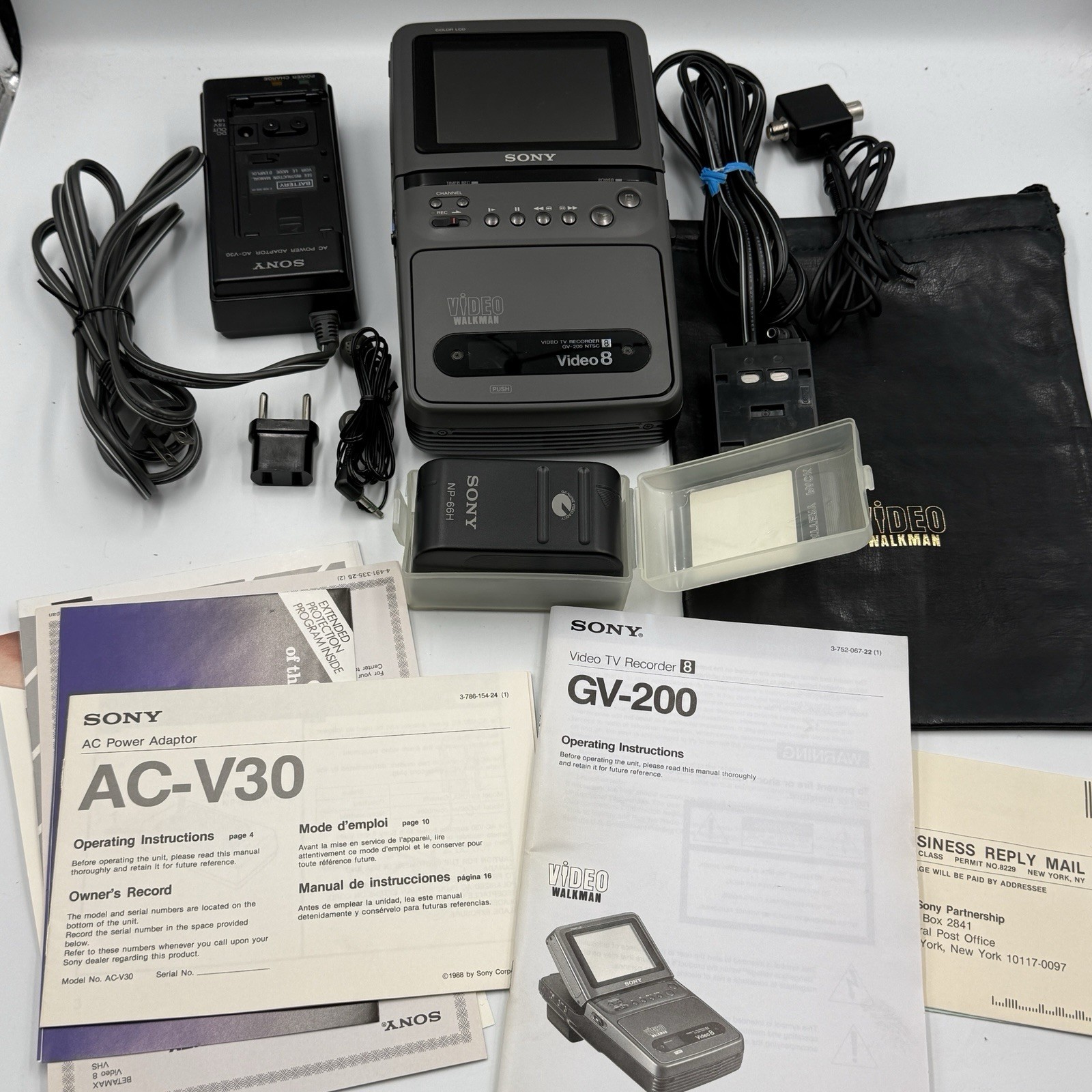 Vintage Sony GV-200 Video Walkman Video8 8mm TV VCR Recorder Open Box Complete