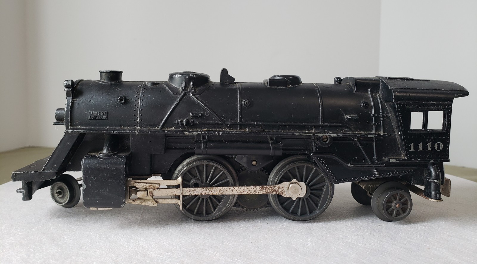 Vintage Lionel 1110 Diecast Steam Locomotive O Gauge Train (AS IS, UNTESTED) Vintage Lionel 1110 Diecast Steam Locomotive O Gauge Train (AS IS, UNTESTED)