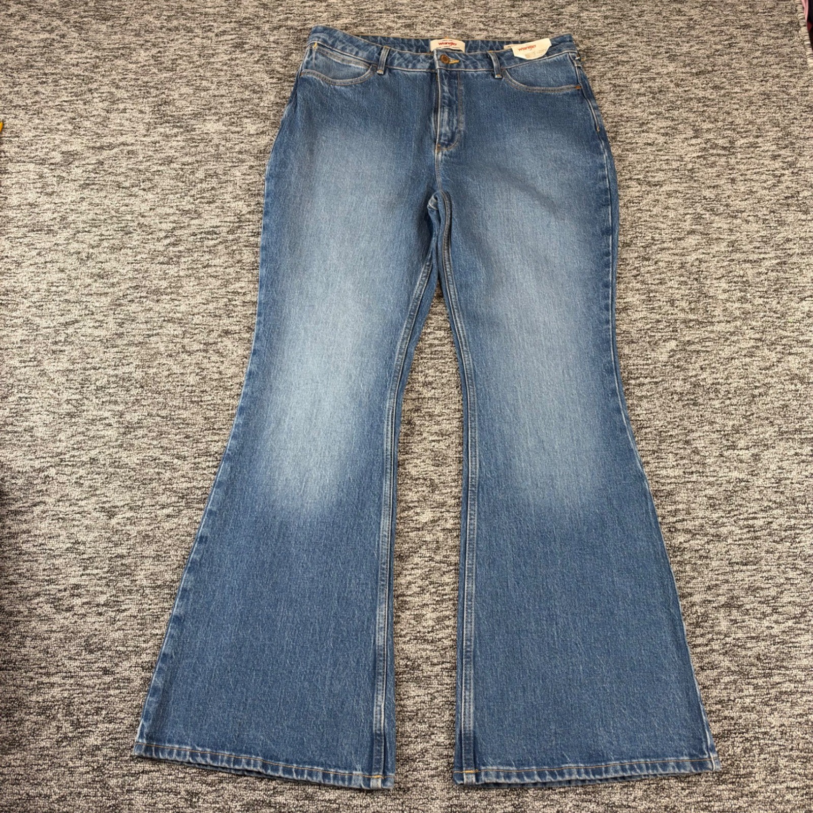 NWT Wrangler Fierce Flare Jeans Womens 14 Blue Faded High Rise Bell Bottoms