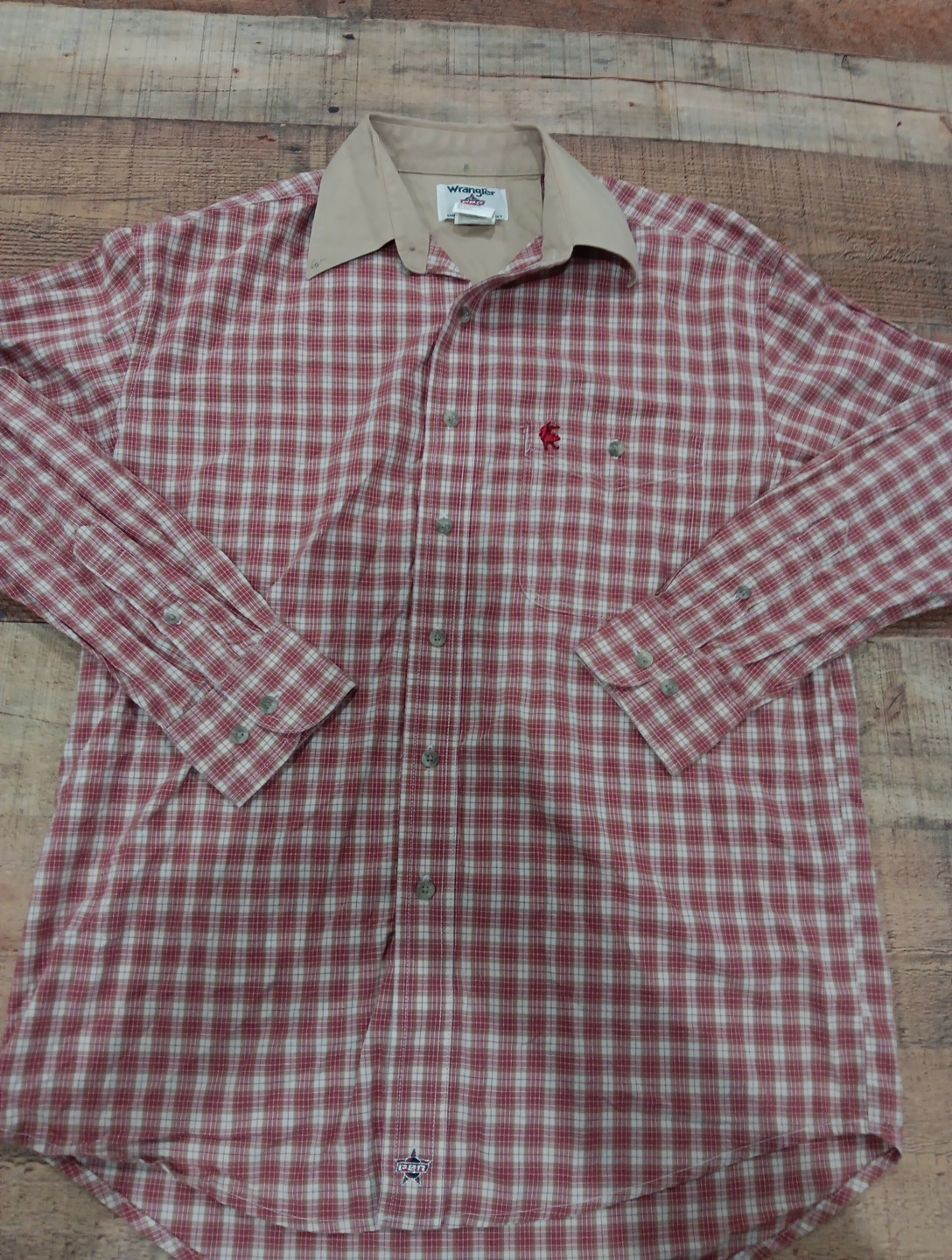 Men’s Wrangler Official PBR Plaid Long Sleeve Button up Sz M Rare 2633 Men’s Wrangler Official PBR Plaid Long Sleeve Button up Sz M Rare 2633
