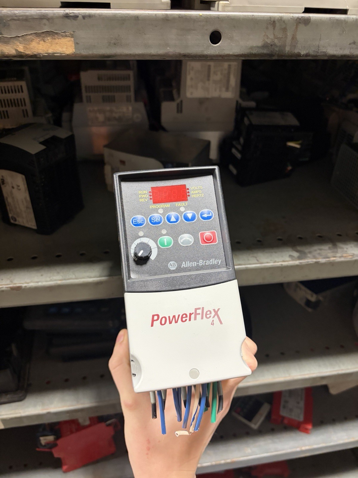 Allen-Bradley PowerFlex 4 General Purpose AC Drive 2HP 22A-D2P3N104 USED Allen-Bradley PowerFlex 4 General Purpose AC Drive 2HP 22A-D2P3N104 USED