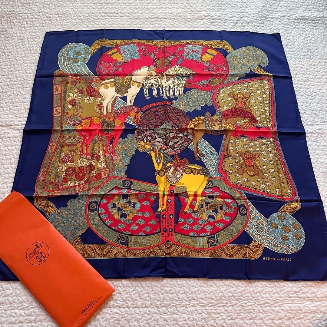 HERMES Carre 90 Art des Steppes Silk Scarf