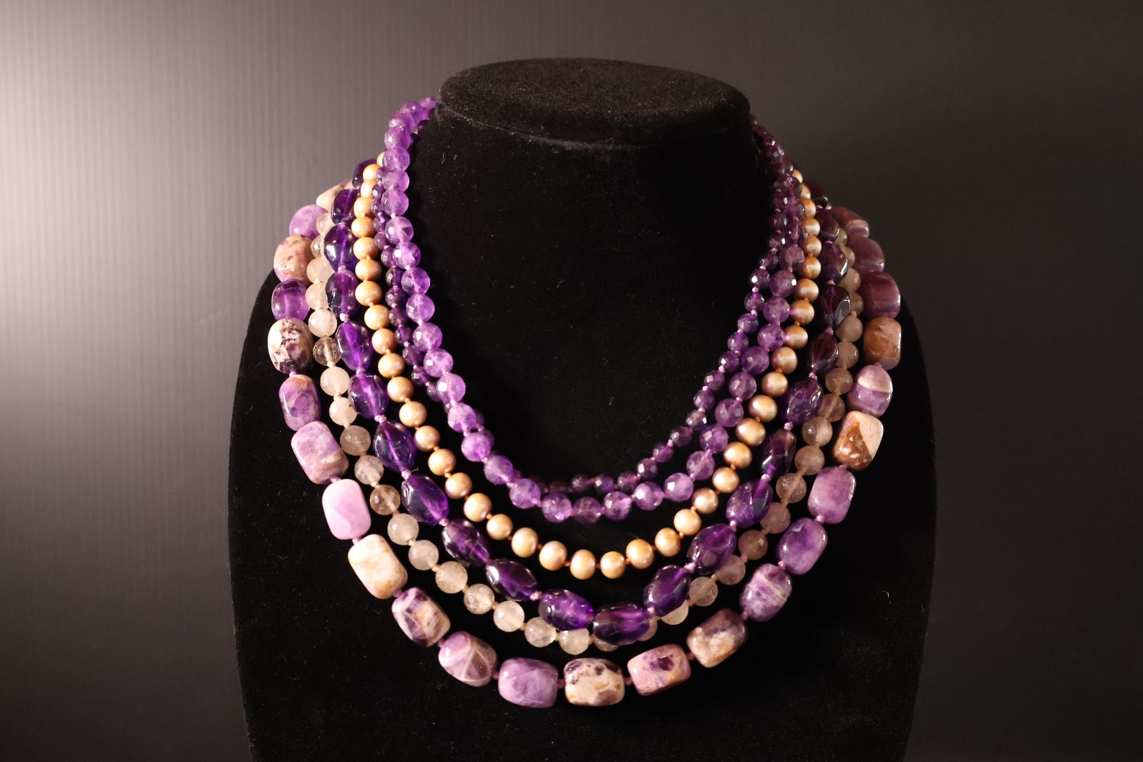 VTG Carolee Lux Signed Amethyst Rutilated Quartz Pearl Statement Necklace 18-20\