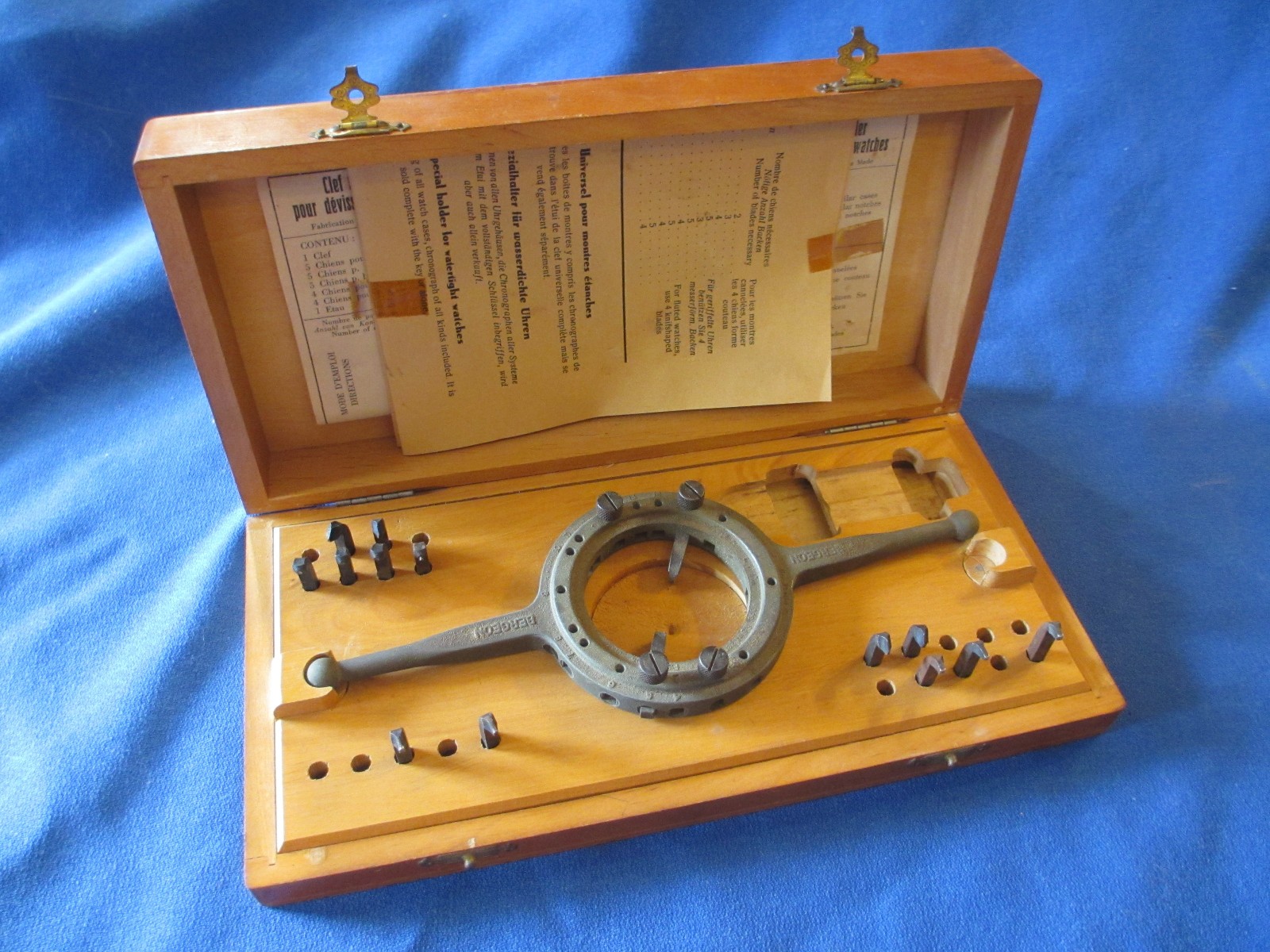 Watchmaker\'s Estate BERGEON 30-400 Universal Key Holder 2 open Waterproof Watch