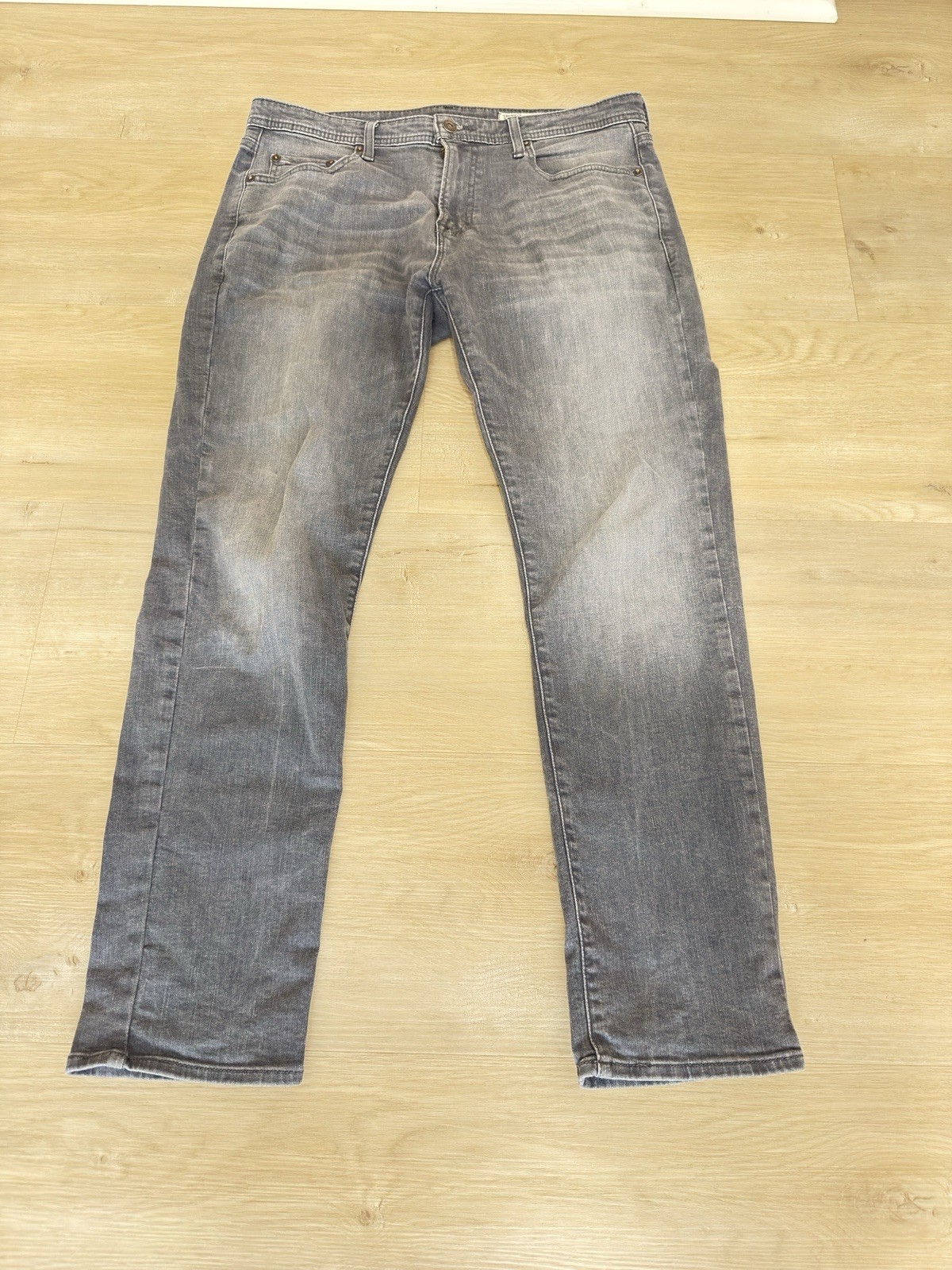 Cremieux Premium Denim Men\'s Gray Denim Jeans Slim Straight 5-Pocket Stretch Cremieux Premium Denim Men\'s Gray Denim Jeans Slim Straight 5-Pocket Stretch