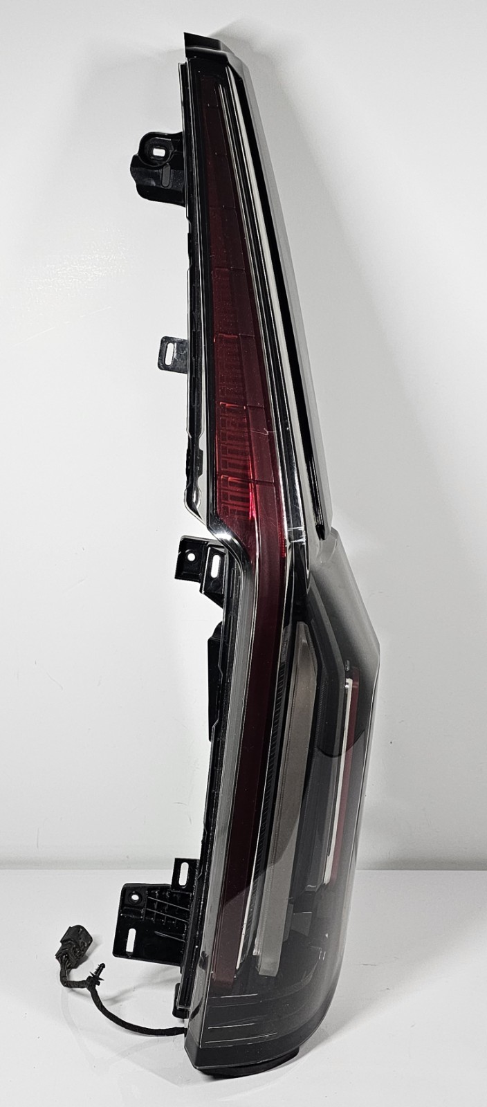 NICE 2021-2024 Cadillac Escalade ESV Passenger Right Tail Light LED OEM 87866703