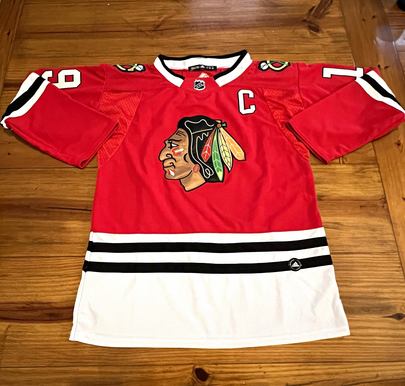 Jonathan Toews #19 Chicago Blackhawks Red Hockey Jersey Size 50 Captain C