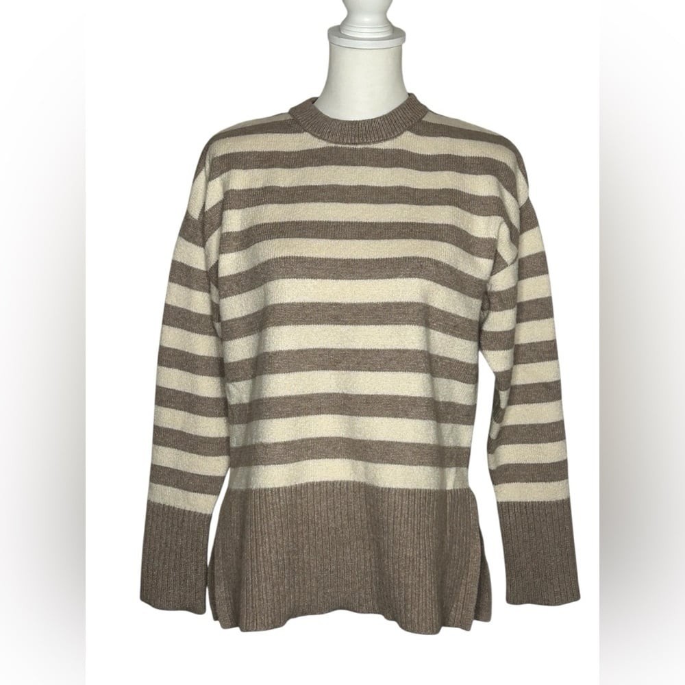 Industry Republic med women’s classic crew neck striped sweater EUC cozy staple