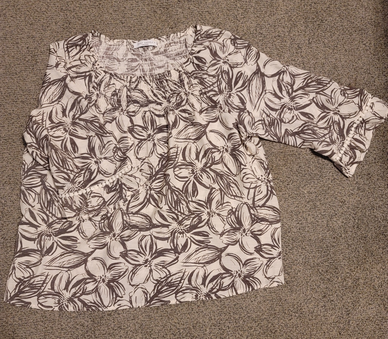Emily Daniels floral blouse in size XL