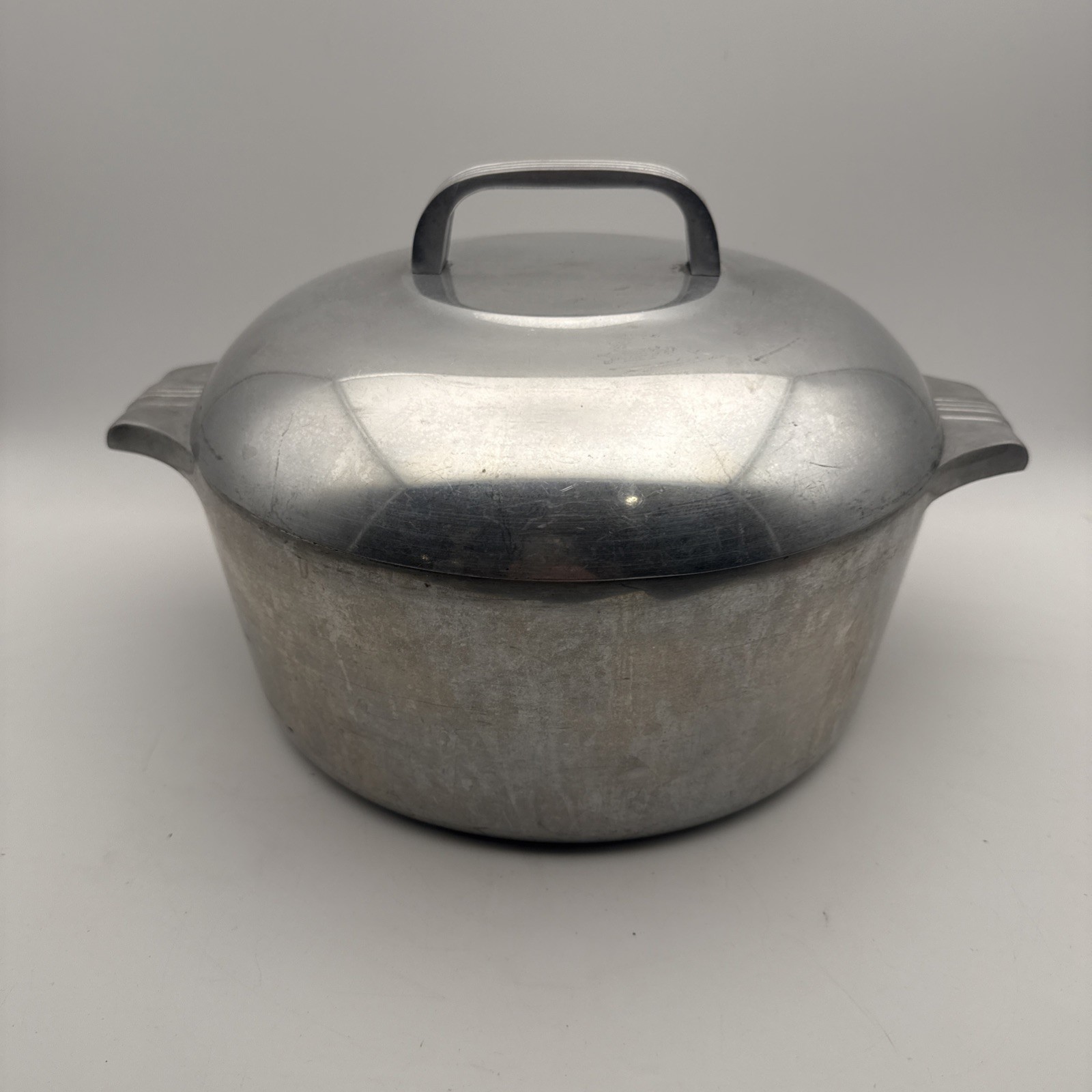 Wagner Ware Sidney O Magnalite Cast Aluminum Pot w/ Lid Dutch oven 4248-M MCM Wagner Ware Sidney O Magnalite Cast Aluminum Pot w/ Lid Dutch oven 4248-M MCM
