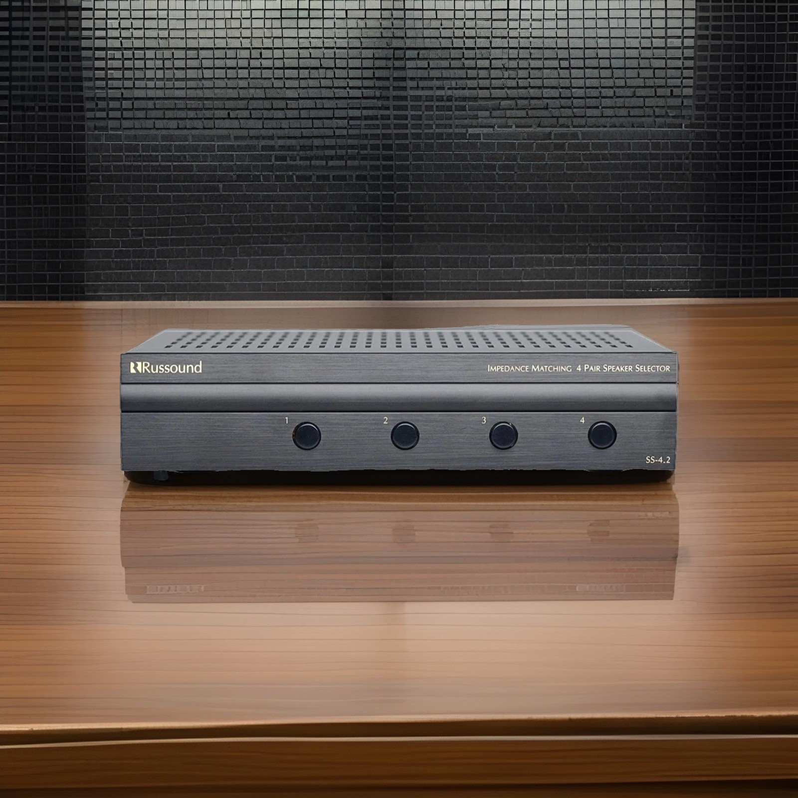 Russound - M#SS4.2 - 4-Pair Single Source Impedance Matching Speaker Selector Russound - M#SS4.2 - 4-Pair Single Source Impedance Matching Speaker Selector