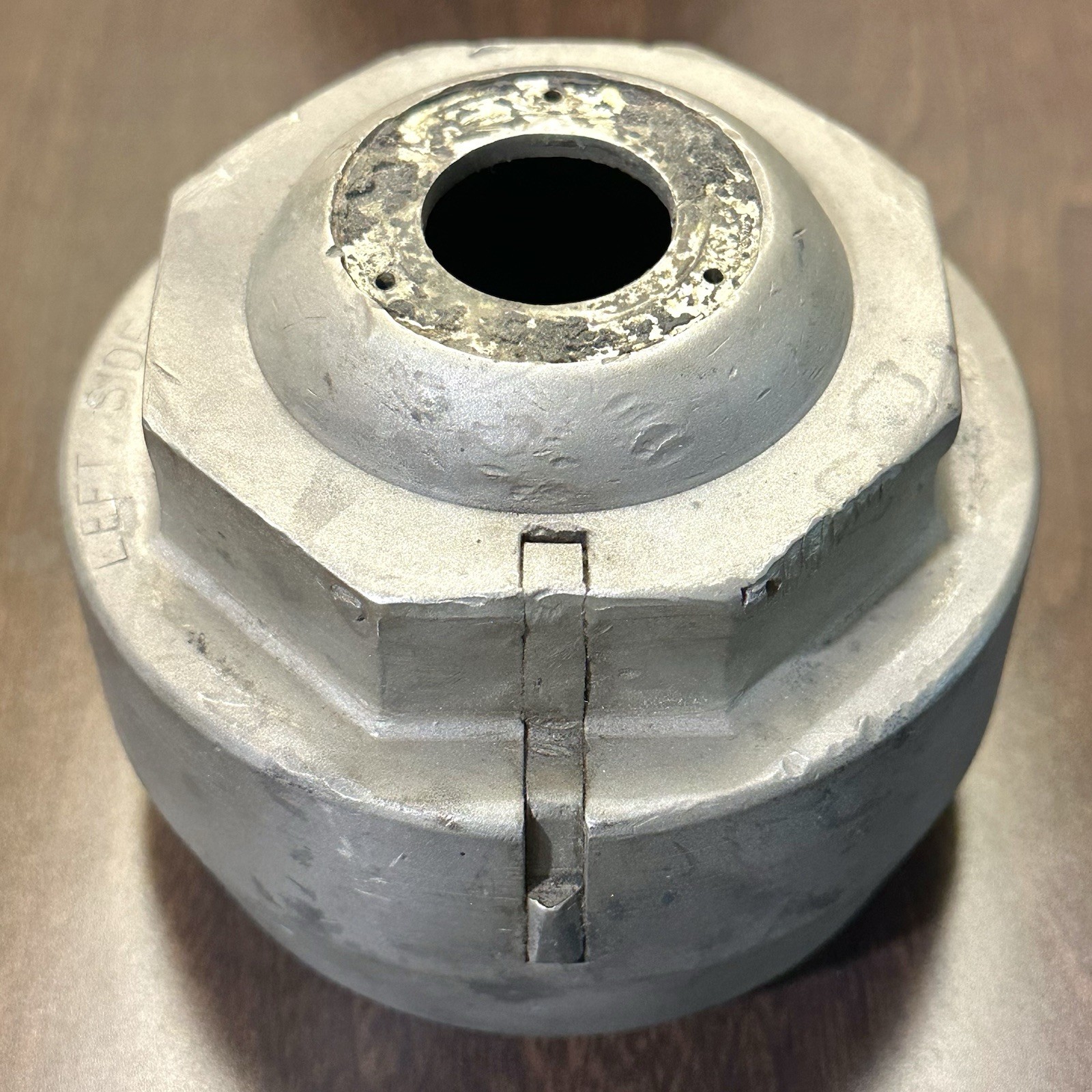 Rare Hayes #5 Wire Left Wheel Threaded Screw-on Hubcap Hub Grease Cap Hub Nut Rare Hayes #5 Wire Left Wheel Threaded Screw-on Hubcap Hub Grease Cap Hub Nut