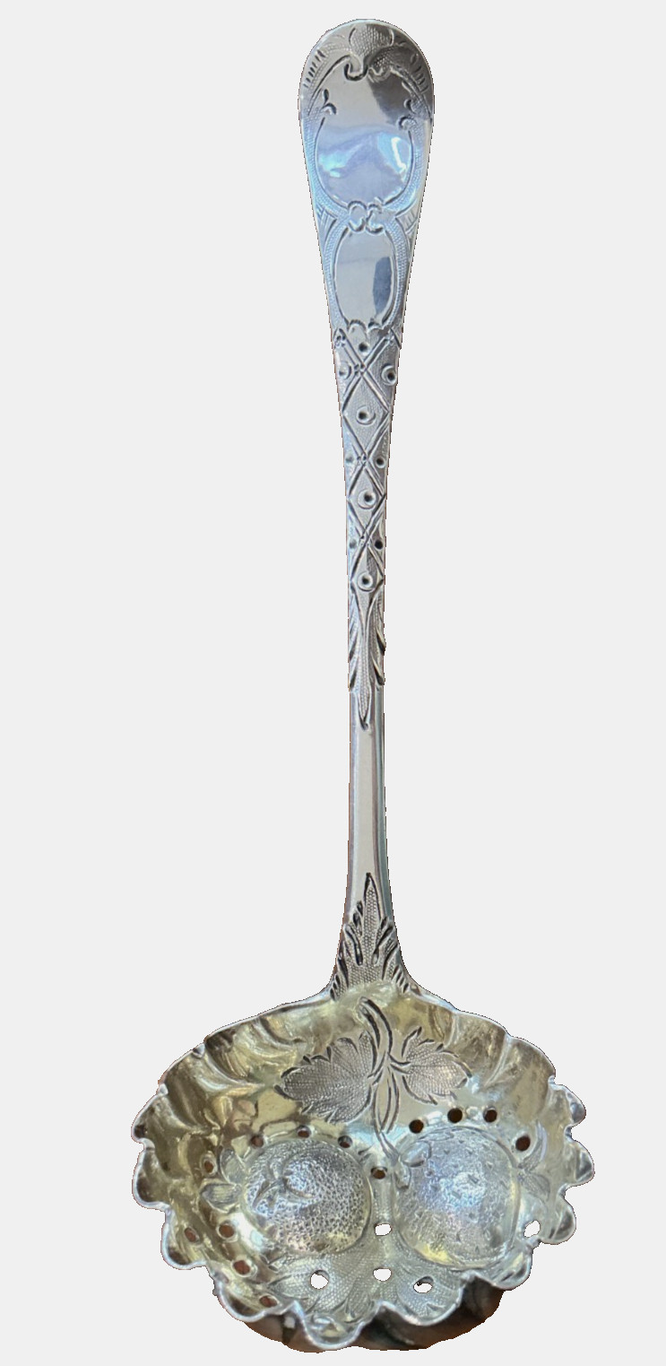 GORGEOUS 1806 GEORGIAN LONDON STERLING SILVER REPOUSSE BERRY SERVING LADLE SPOON