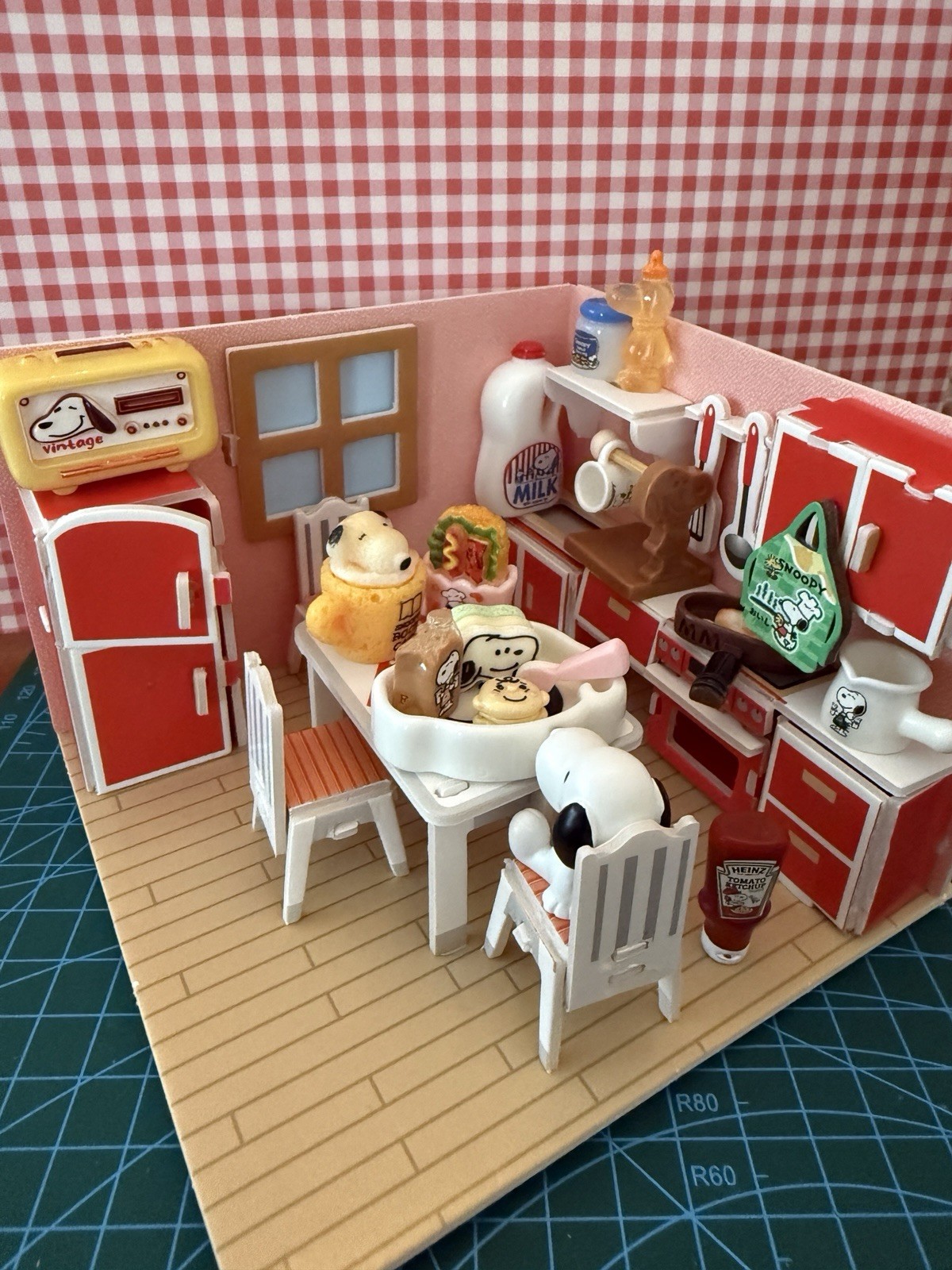 Snoopy Re-Ment Kitchen Miniature Set, MUCH MUCH MORE PIECES THAN RE-MENT SET Snoopy Re-Ment Kitchen Miniature Set, MUCH MUCH MORE PIECES THAN RE-MENT SET