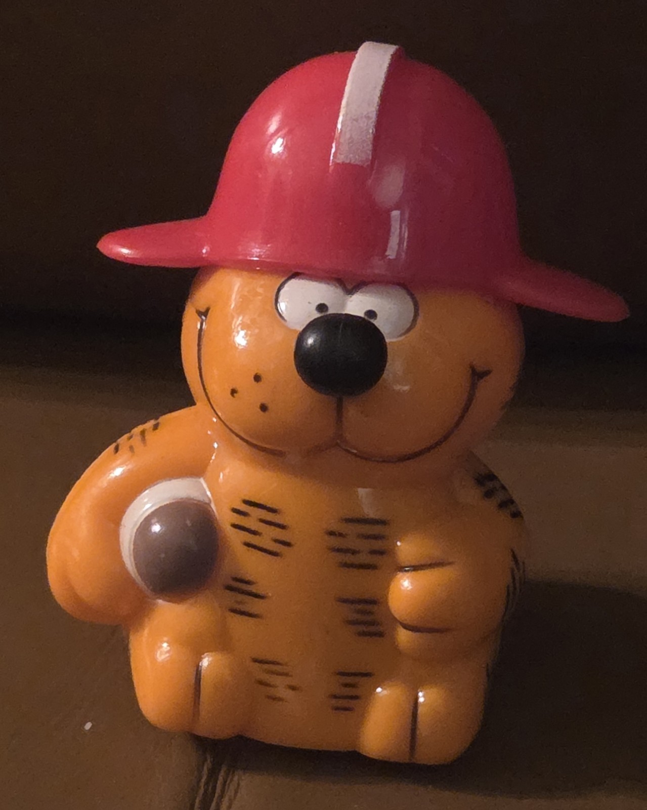 Vintage 1982 Heathcliff Wind-Up Pull Back Friction Rover Football Player Vintage 1982 Heathcliff Wind-Up Pull Back Friction Rover Football Player